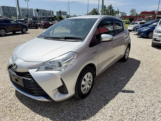 2018 Vitz Silver.jpg