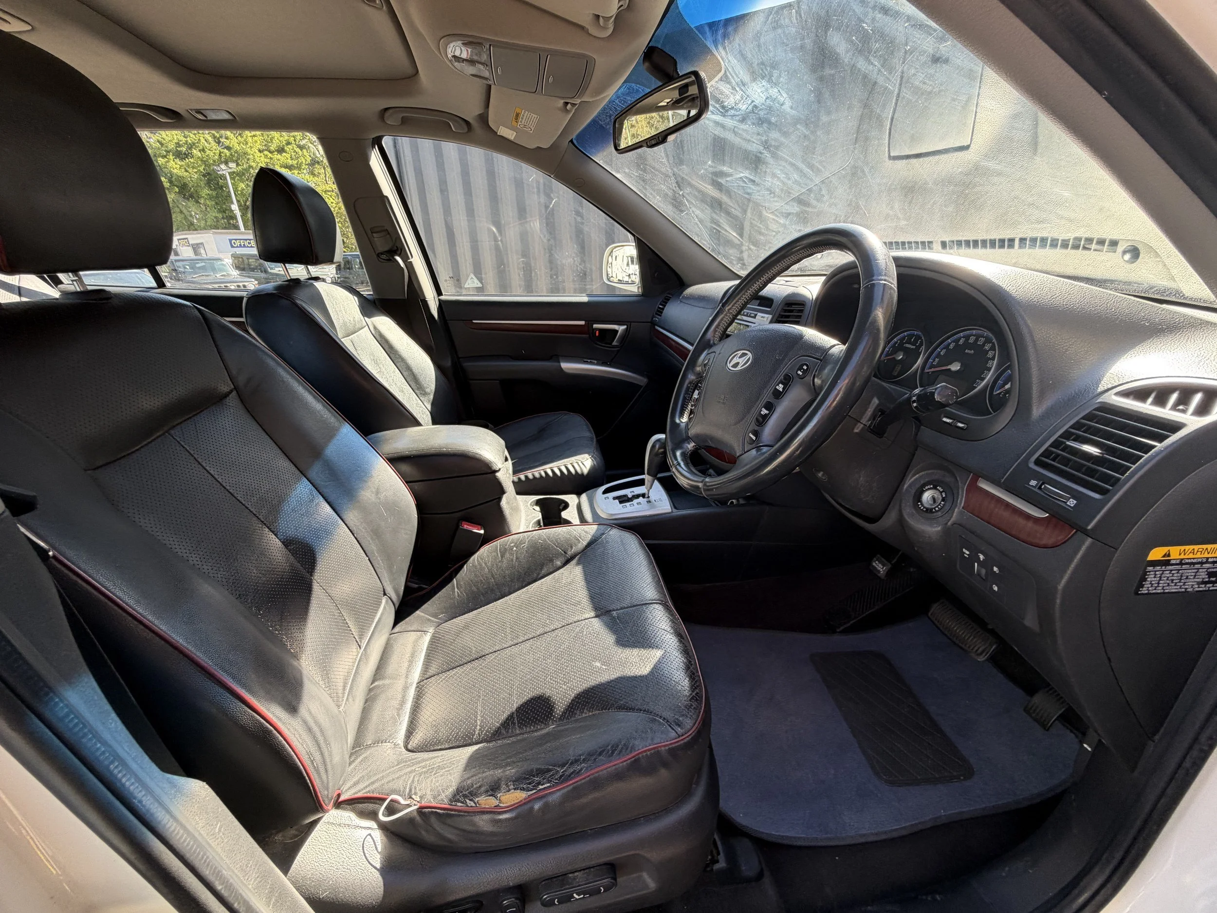 10-322-dash-and-front-seats.jpg