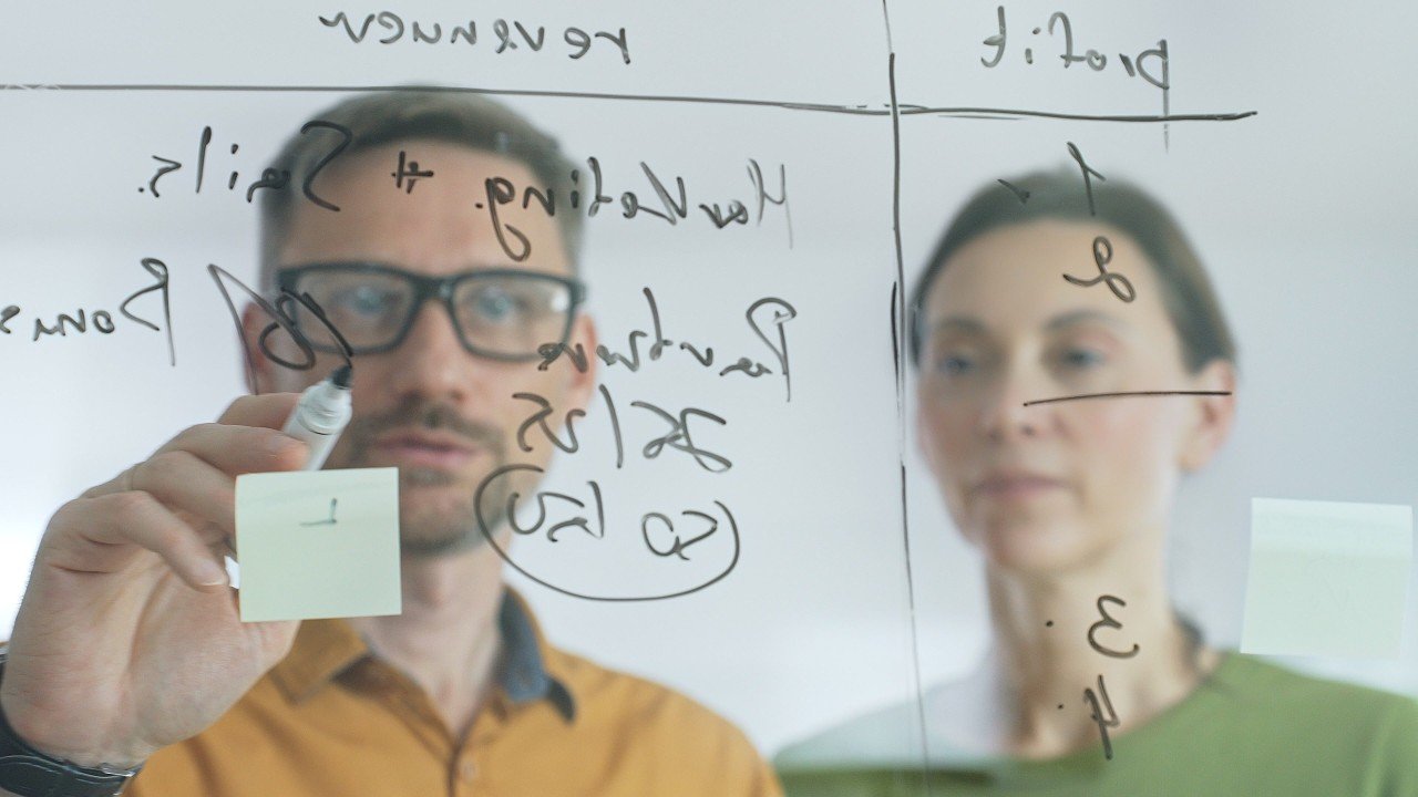 Bonus Season: Leading the Compensation Conversation in Today's Hospitality Industry