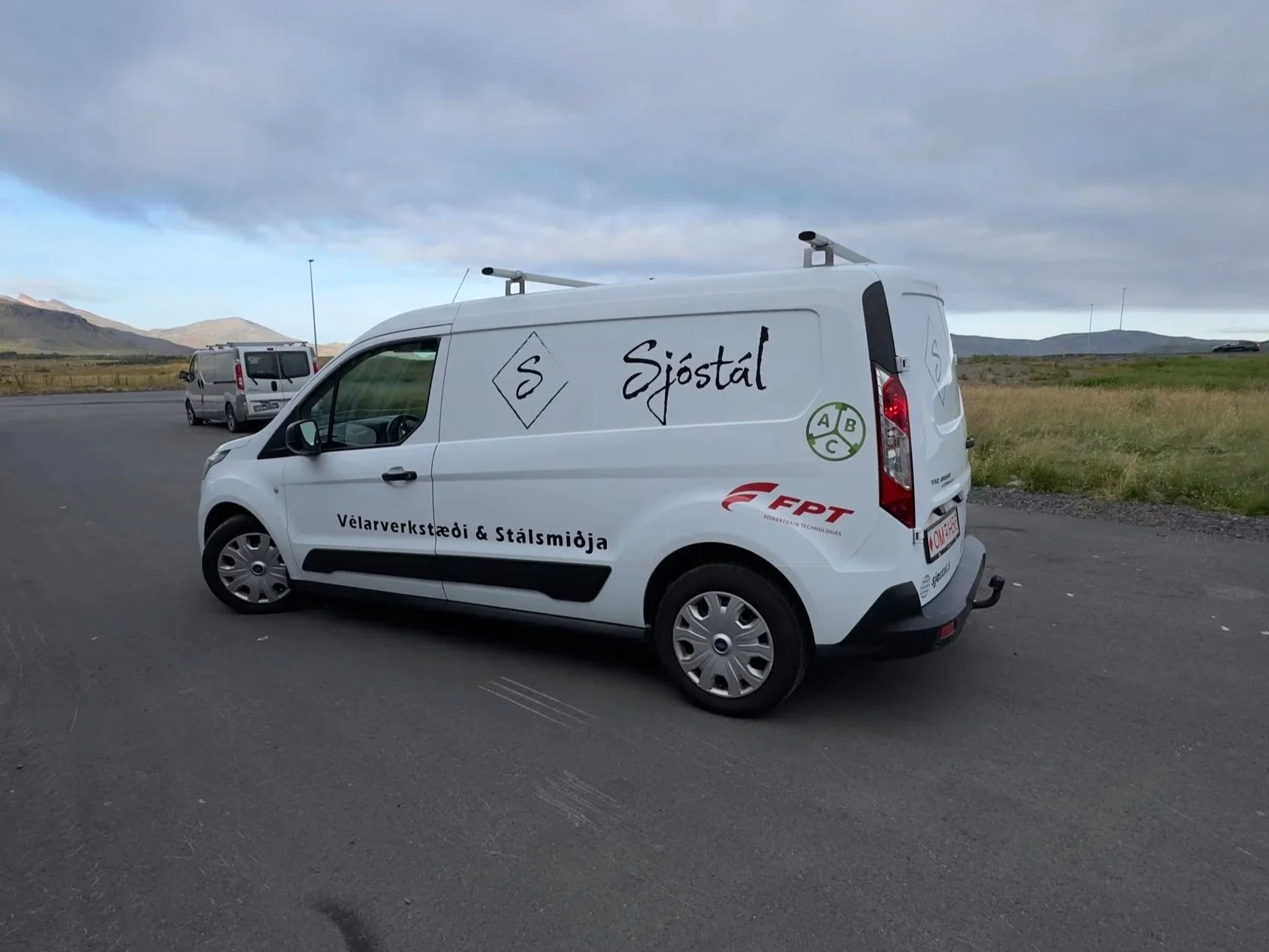 Sjóstál – Bílamerkingar á þjónustubíl