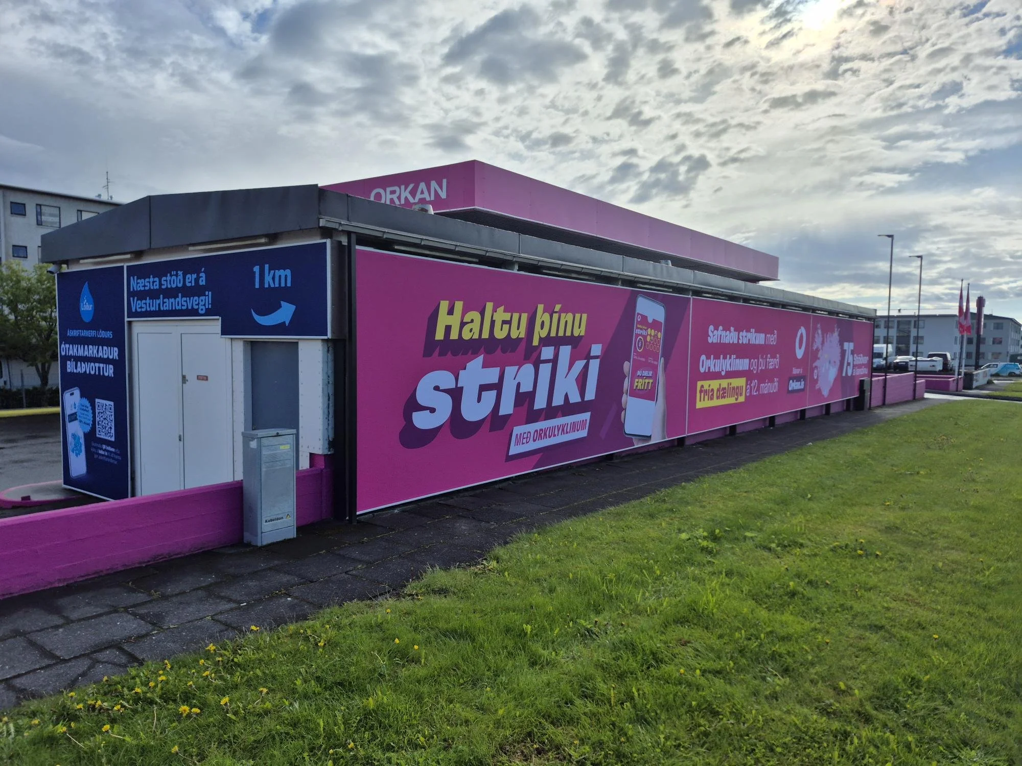 Stórprentuð útiauglýsing fyrir Orkuna – LXB
