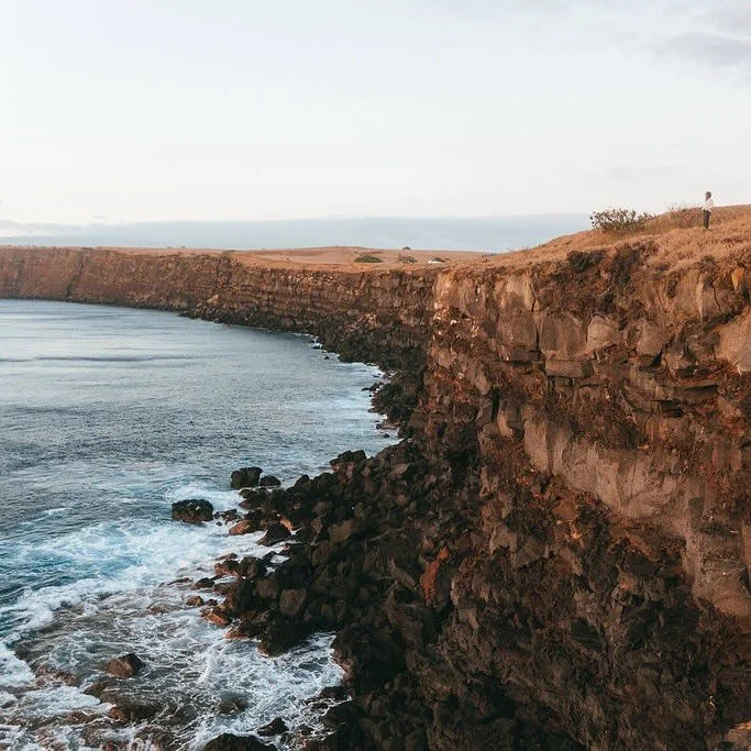 explore the beautiful southpoint cliffs of Hawaii &amp; fall in love with nature all over again 😍 &mdash; about a 25 minute drive from @keolaretreat 

📸: @skyfrost 

#bigislandhawaii #hawaiistagram #travelhawaii