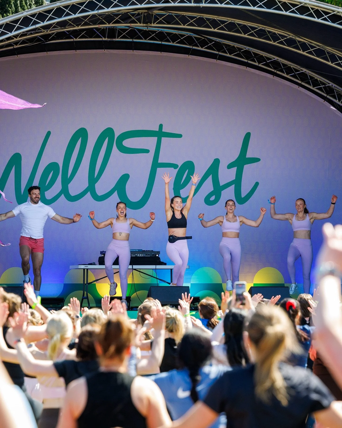 We had the most AMAZING time working out with @maeve_madden and the @queensdontquit crew at WellFest Dublin this past weekend 🤩🙌 Who is joining us to do it all again in September WellFesters?? 😎

🗓️ 12-13 September
📍 Ormeau Park, Belfast