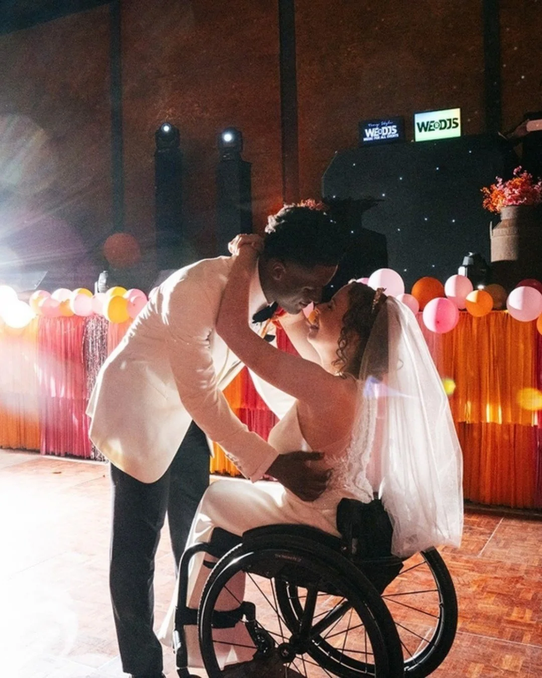 F I R S T  D A N C E

We feel so lucky to witness all the most important moments of your big day. Our event managers are there on the day, clipboard in hand, making sure everything runs seamlessly - and then there are moments where we can sit back an