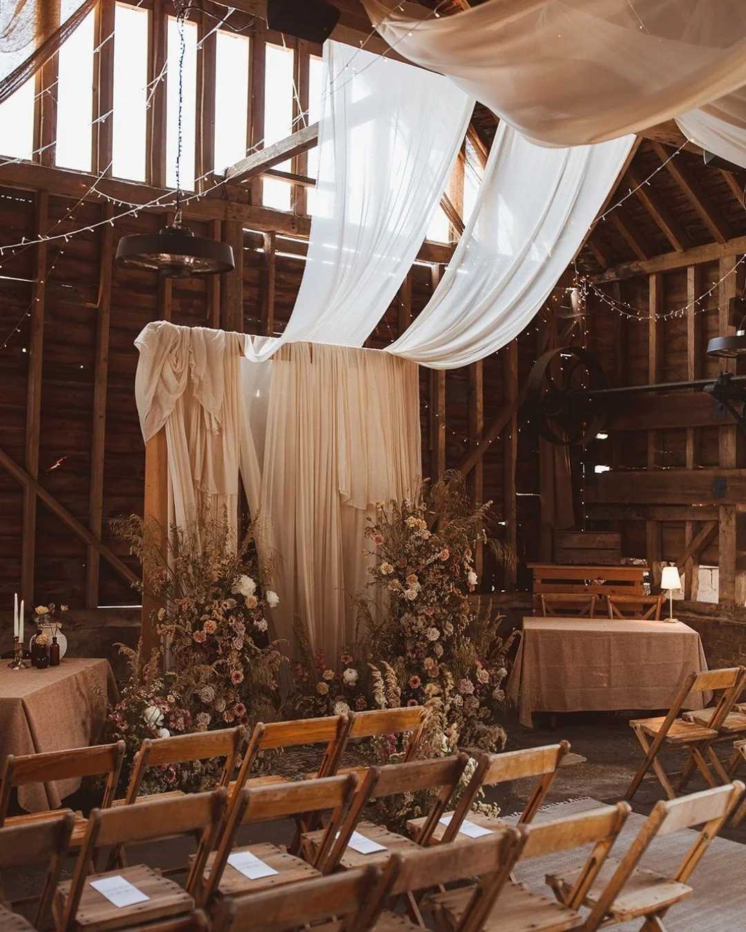 D R A M A ✨

Can we take a moment for this incredible setup in The Granary? The draping brought such softness and depth to the ceremony - and we absolutely LOVED it.

We genuinely adore seeing how you transform this space every time.

Lush photo by @