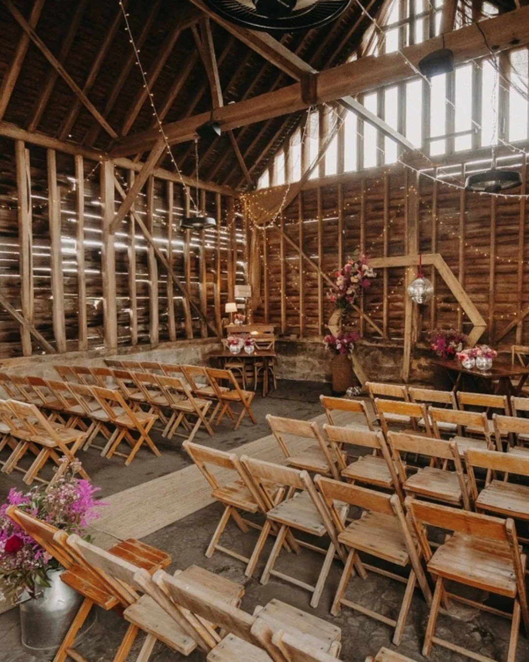 S U N S H I N E

On a glorious sunny day at The Barns, the sunbeams leak through the timber frame of The Granary, filling the space with a gorgeous warm glow. It's the most romantic spot to say your 'I Do's' - in our opinion anyway!

Beautiful pic by