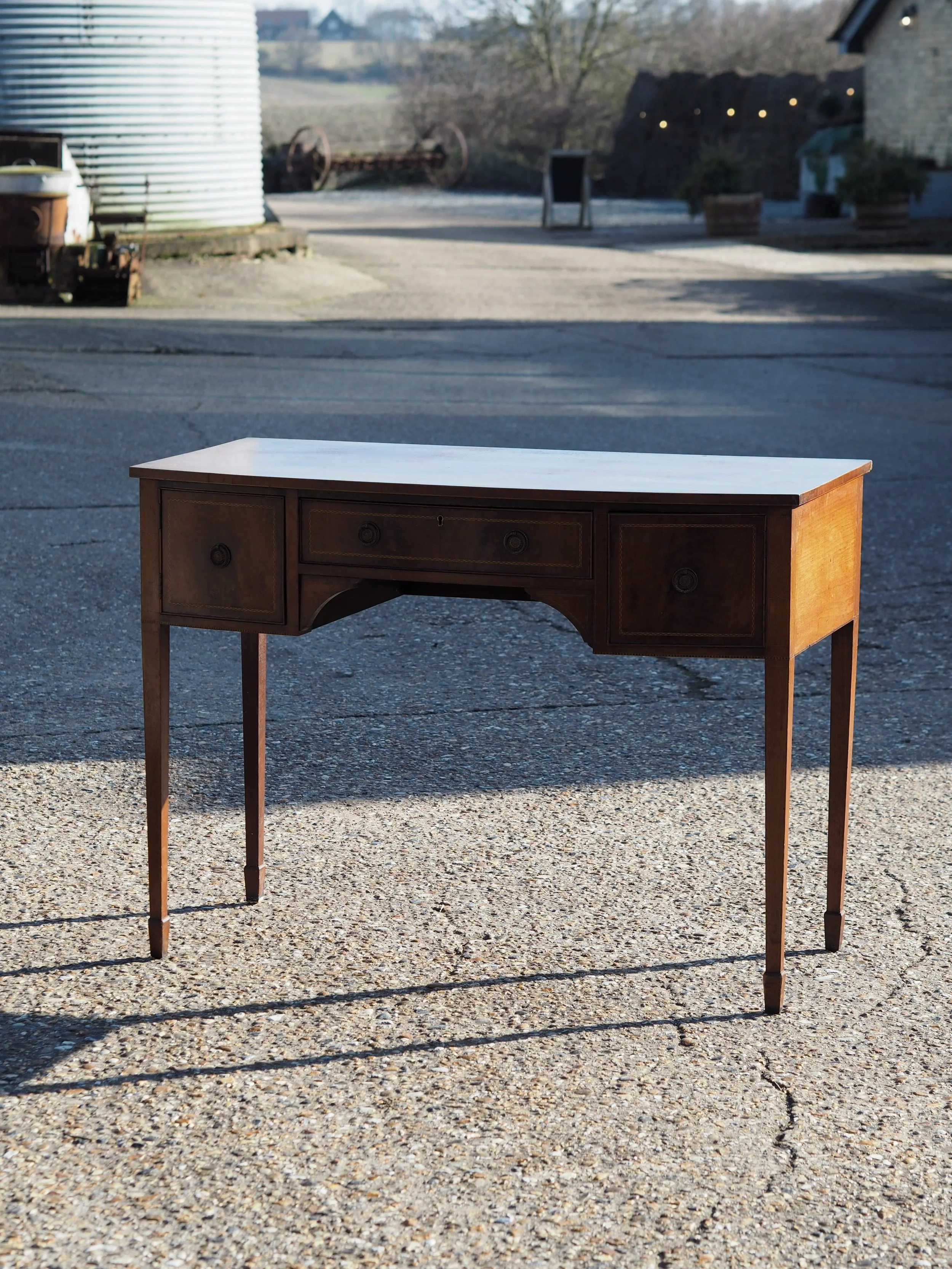 Vintage dressing table | £30.00