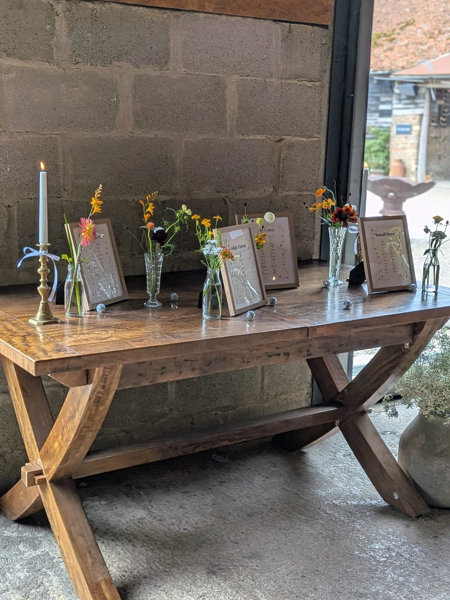 Mahogany table for gifts / guestbook | £0.00