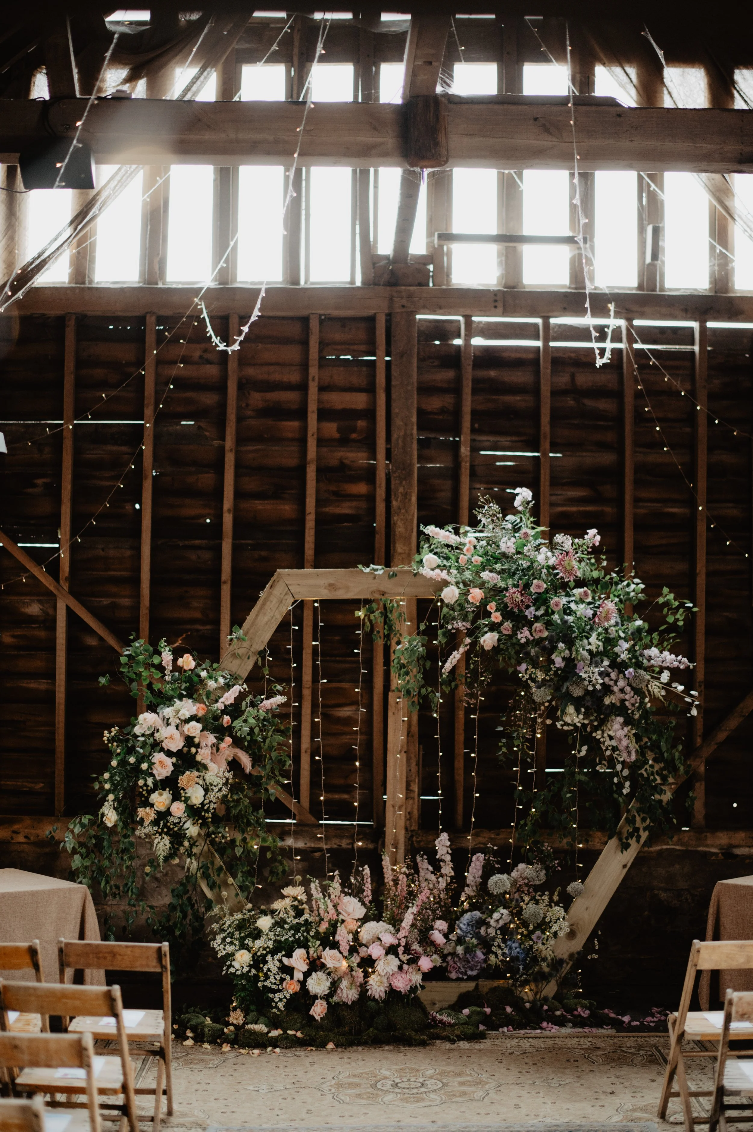 Wooden hexagon arch | £50.00
