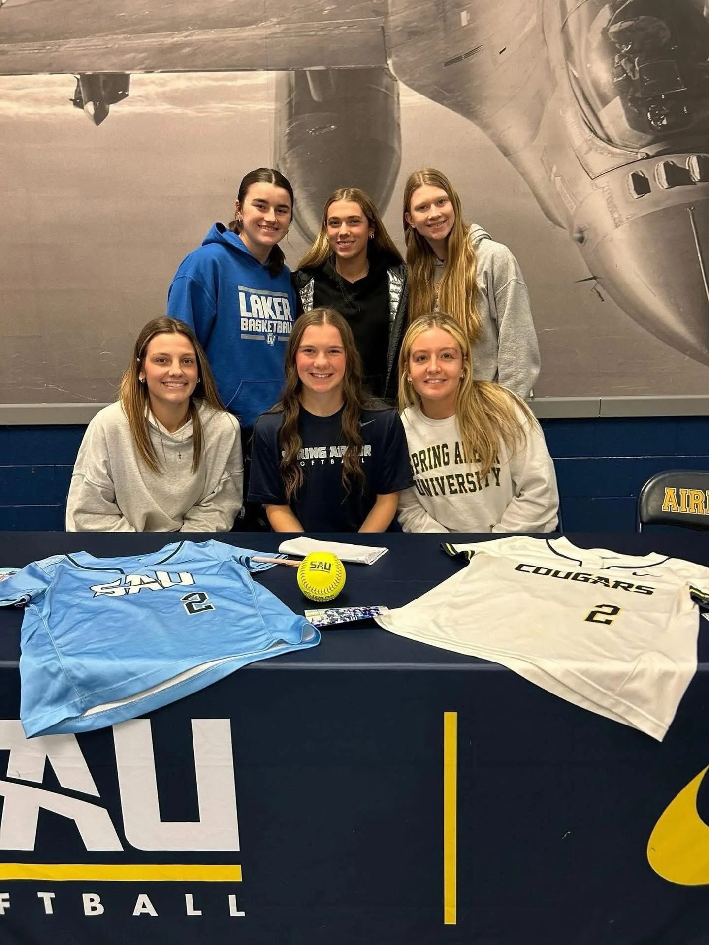 Congratulations to Brenna Baker of 18U Kroll on her NLI Signing Day!