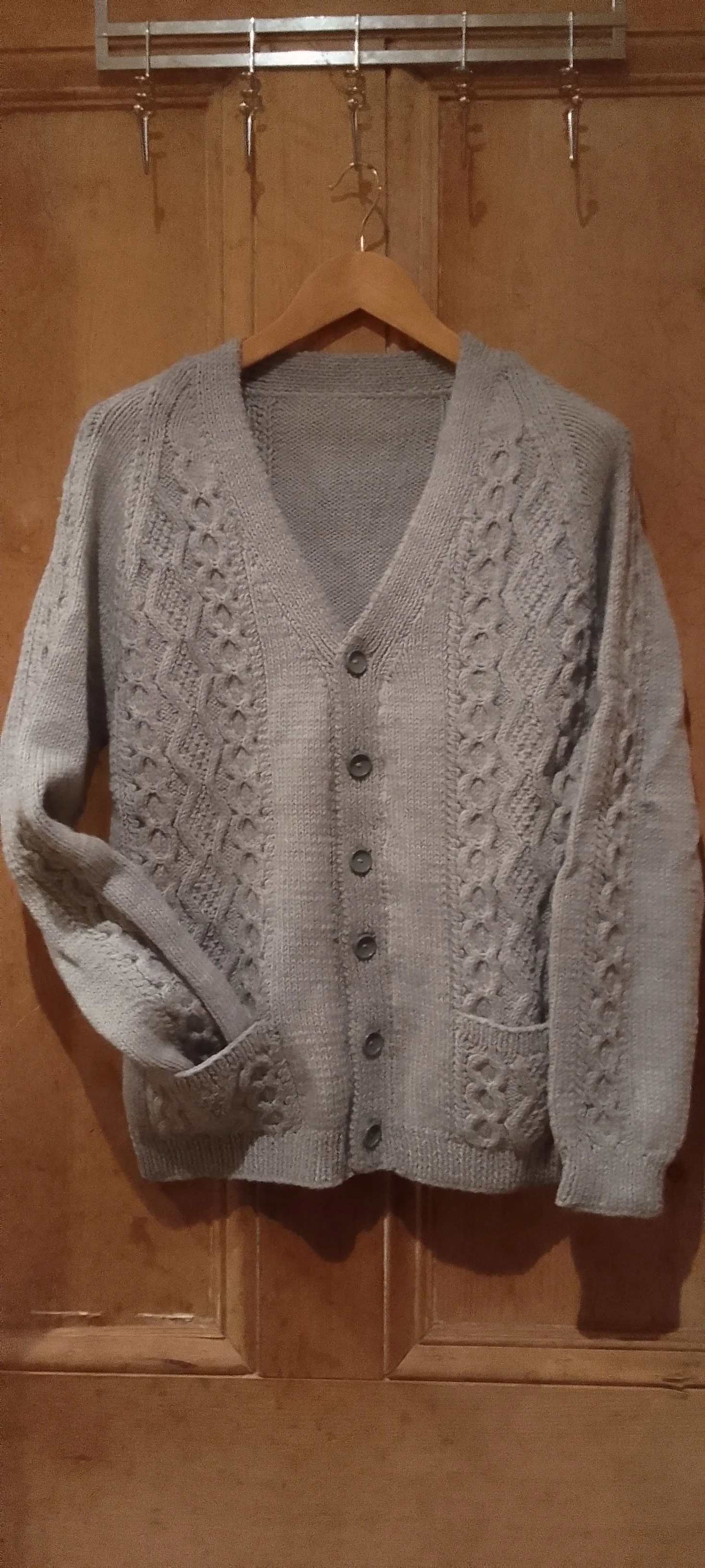 Kings Hill Knitwear - Traditional Aran V-Neck