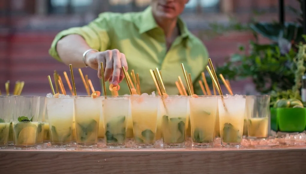 How to Curate the Best Wedding Cocktail List