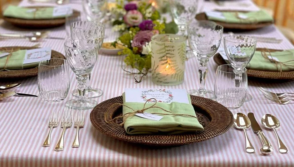 From Garden-Inspired Canapé Trays to Key Table Pieces: Top Tips for Wedding Décor