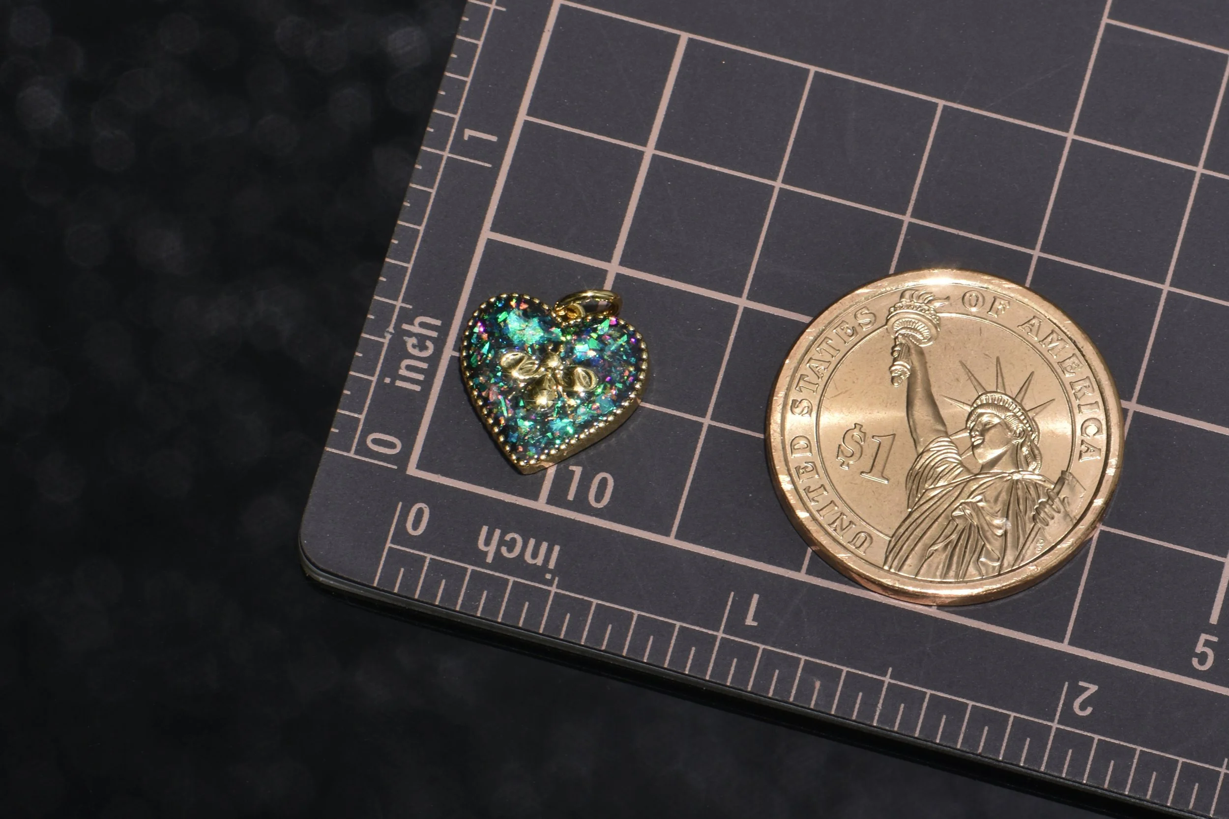 Opal Black Heart Bee 03-1.jpg