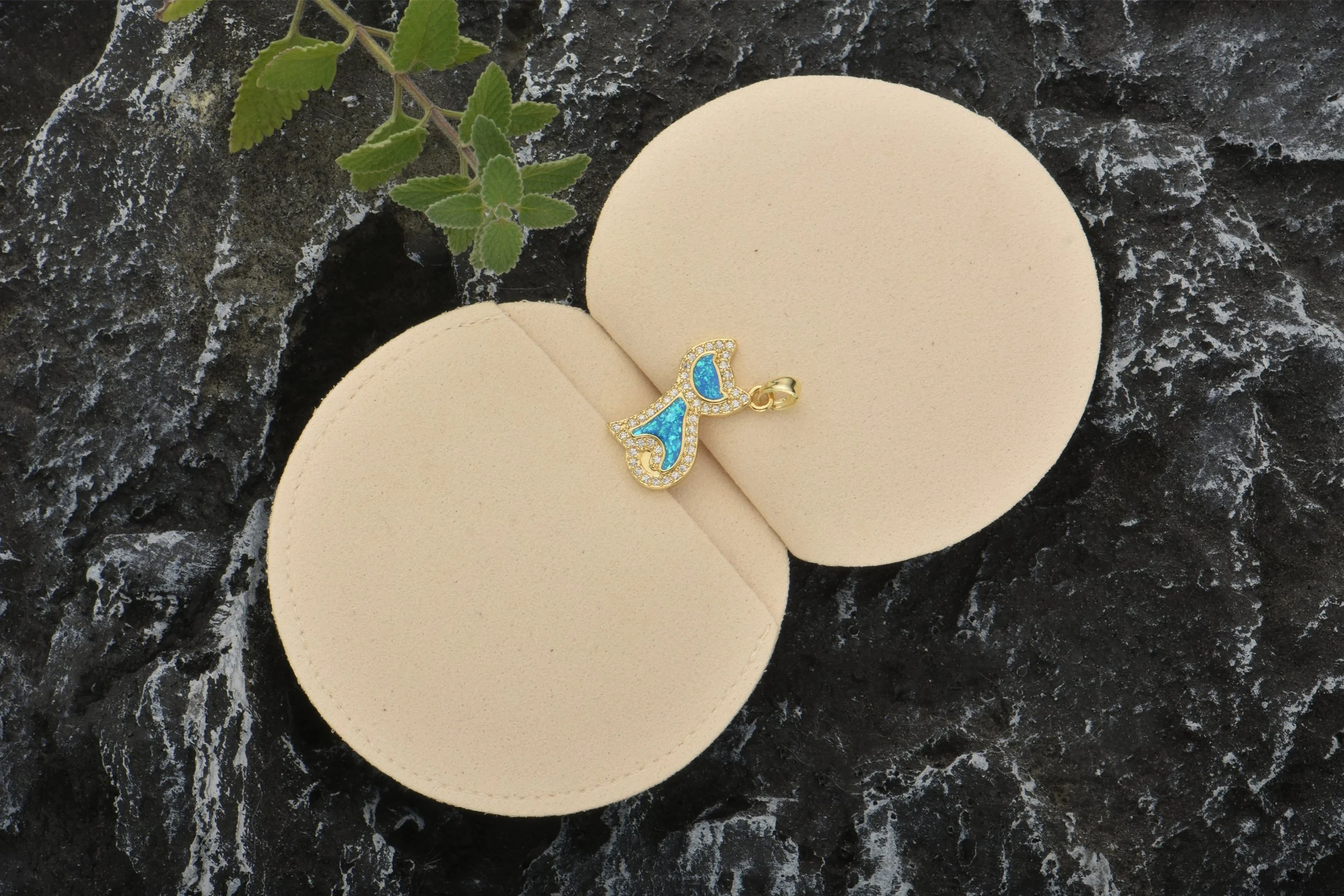 Opal Blue Cat 04.jpg