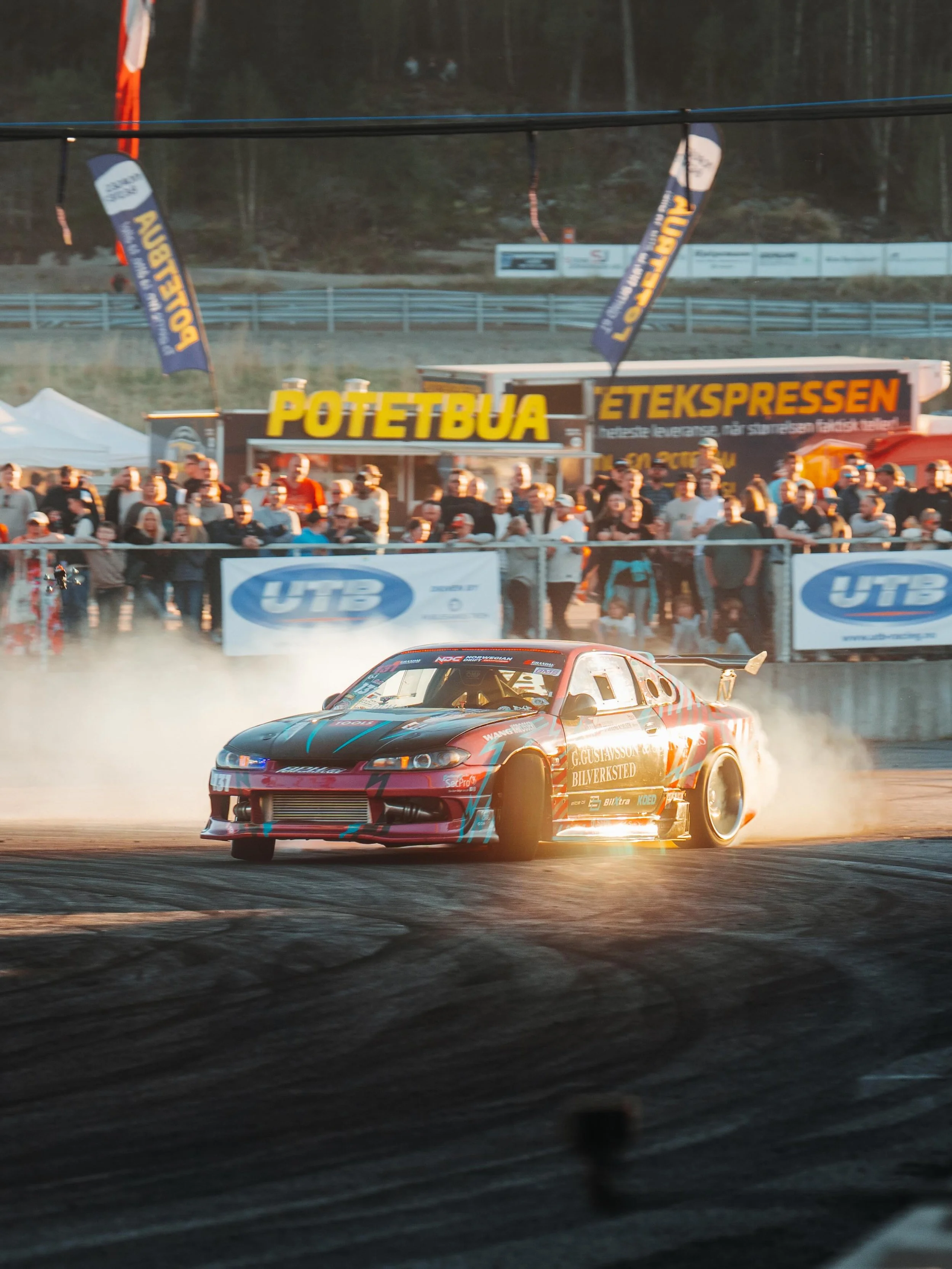 The thing is, I have no idea why people don&rsquo;t show up. Sure, a lot did, but what a blast DriftNight was this year! Missed it? Ooouh too bad, because you missed out on A LOT. Enough ranting, some pics and stuff, enjoy ☺️

#driftnightskien #drift