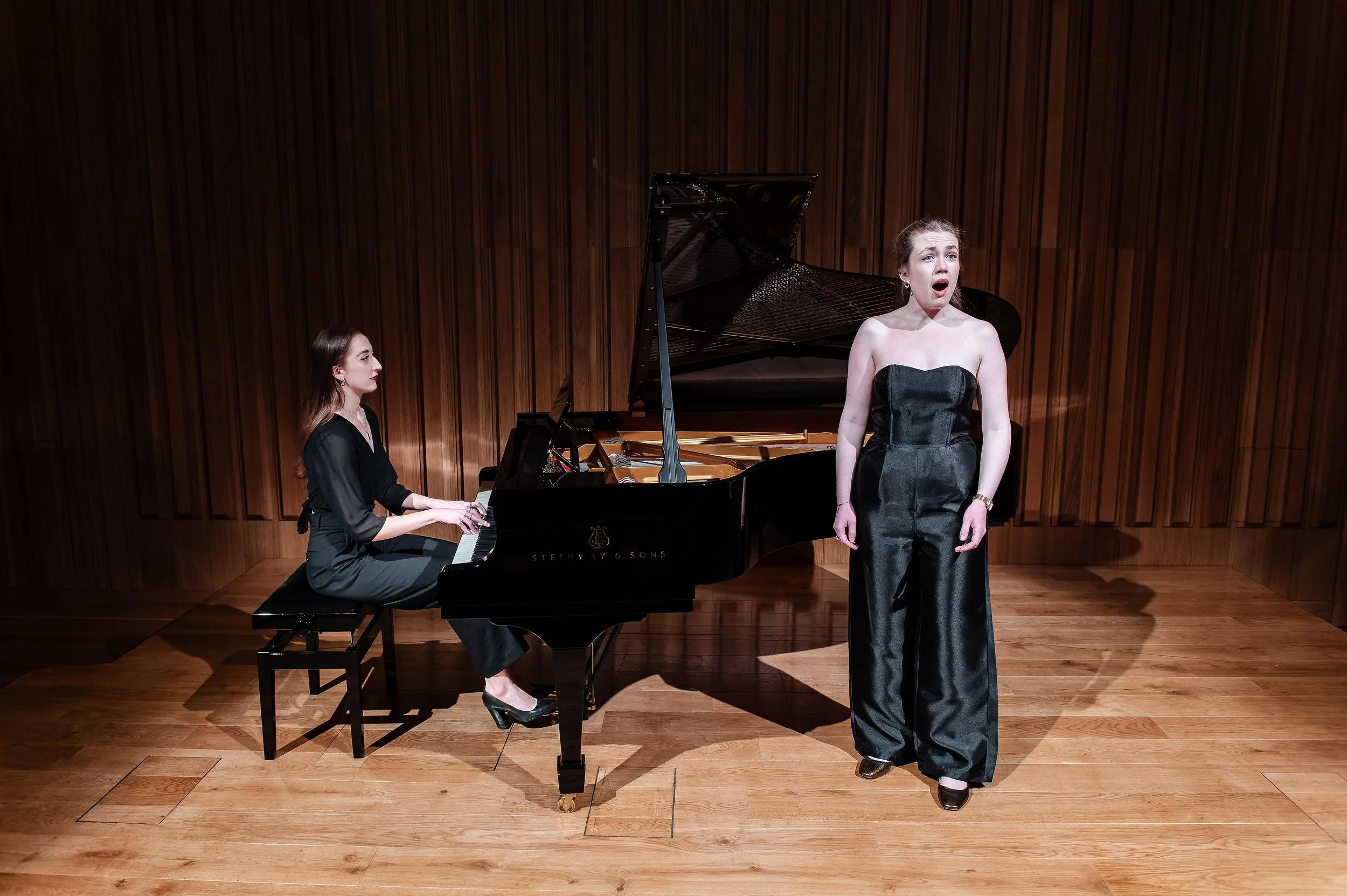  Bethan Terry & Francesca Lauri - Oxford Song © Julian Guidera