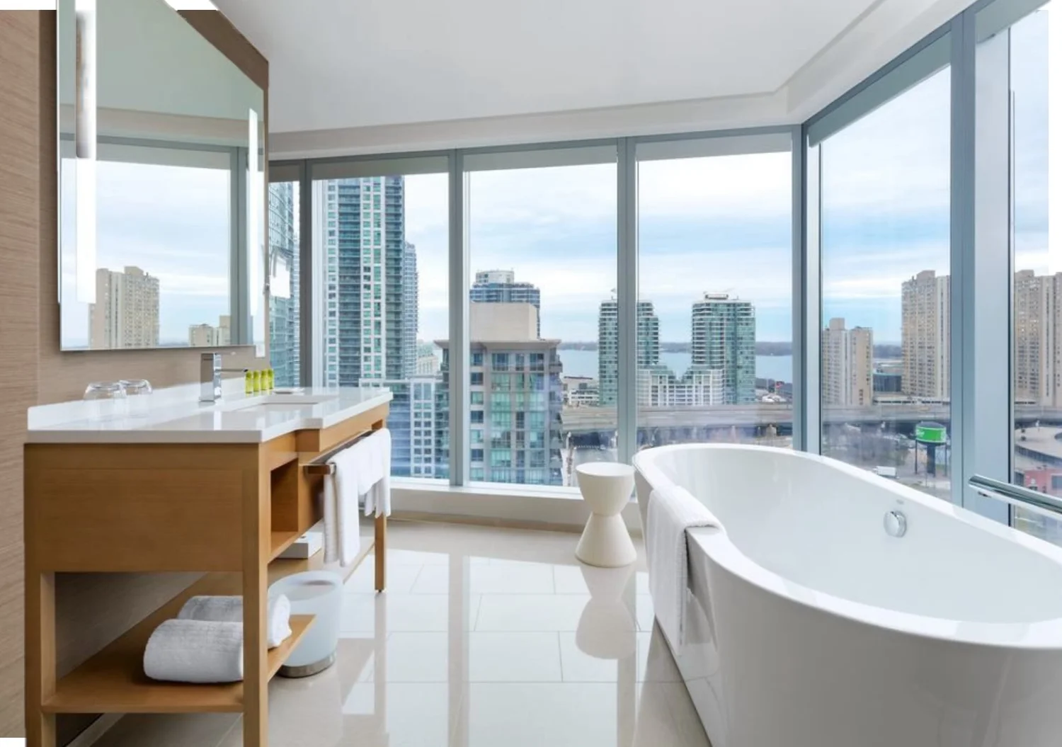 Delta Hotels — Toronto