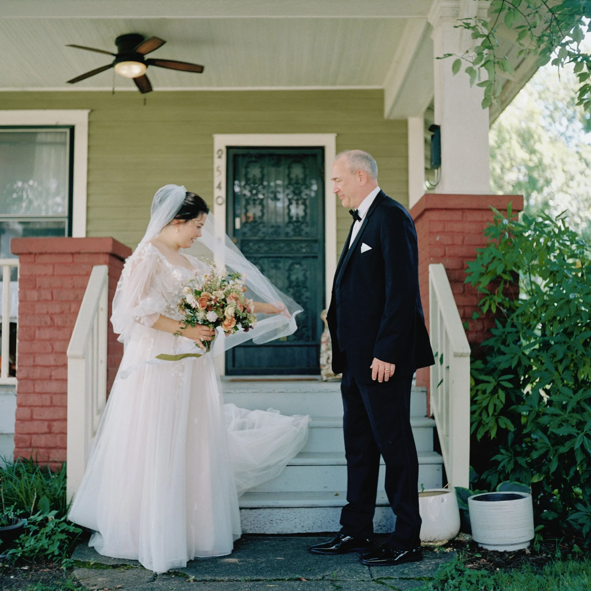 JillianAdamsPhotography_R&J_TN_Intimate_Wedding (8).jpg