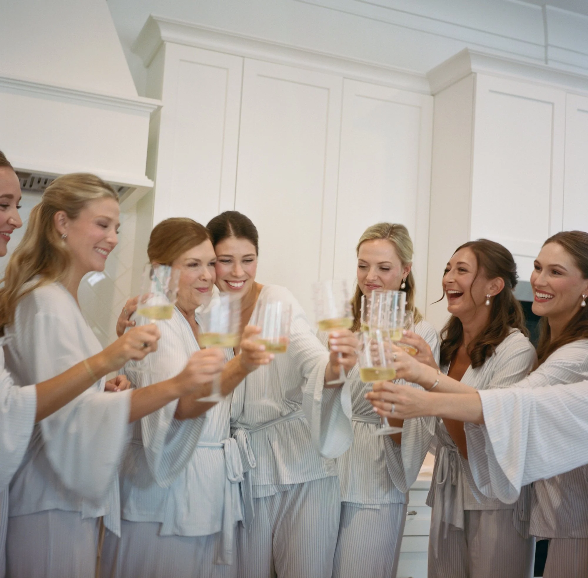 JillianAdamsPhotography_PostHouseInnWedding_Alongside_ArielCameron (3).jpg
