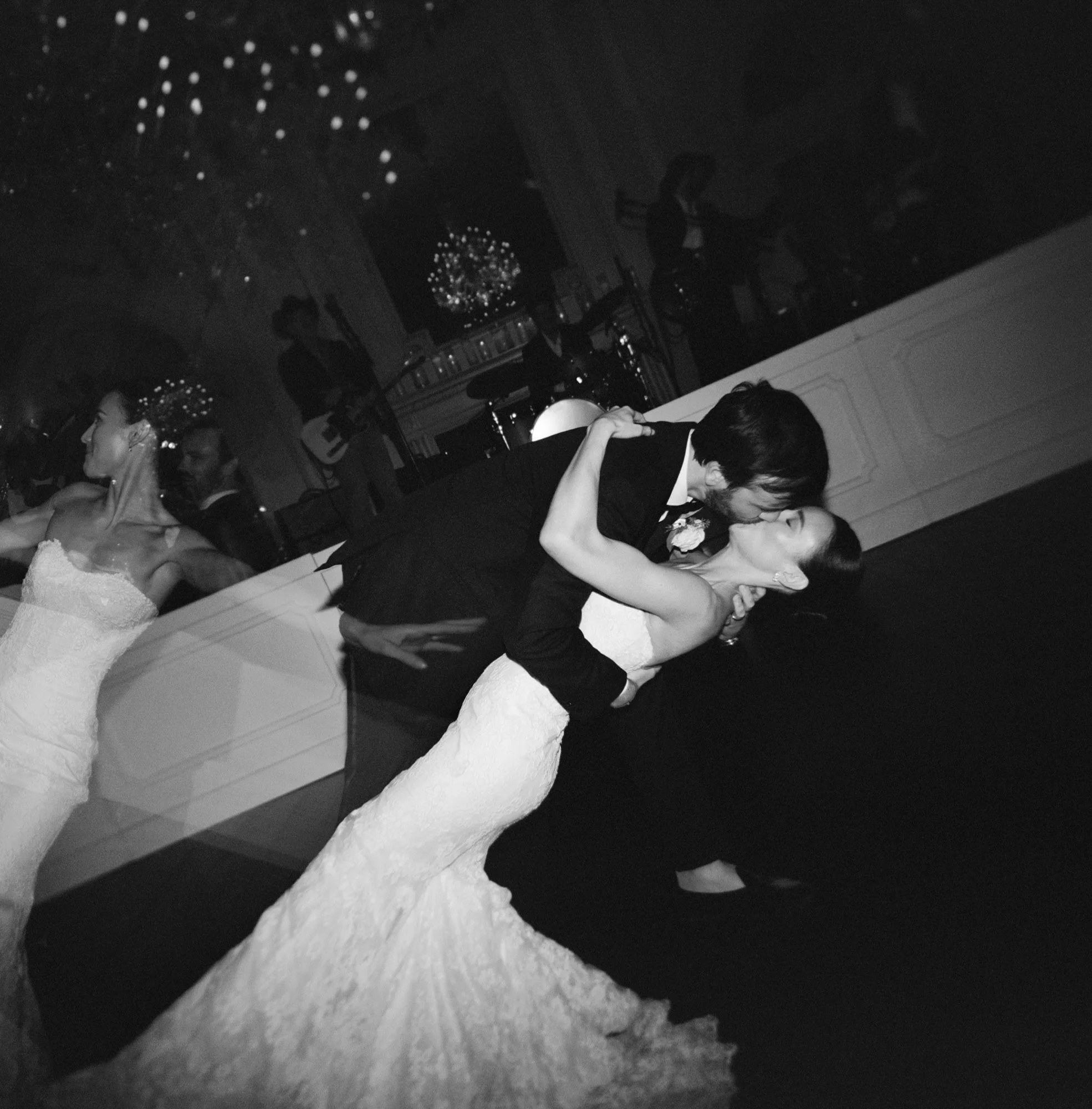JillianAdamsPhotography_BelleMeadWedding_Alongside_ArielCameron.jpg (49).jpg
