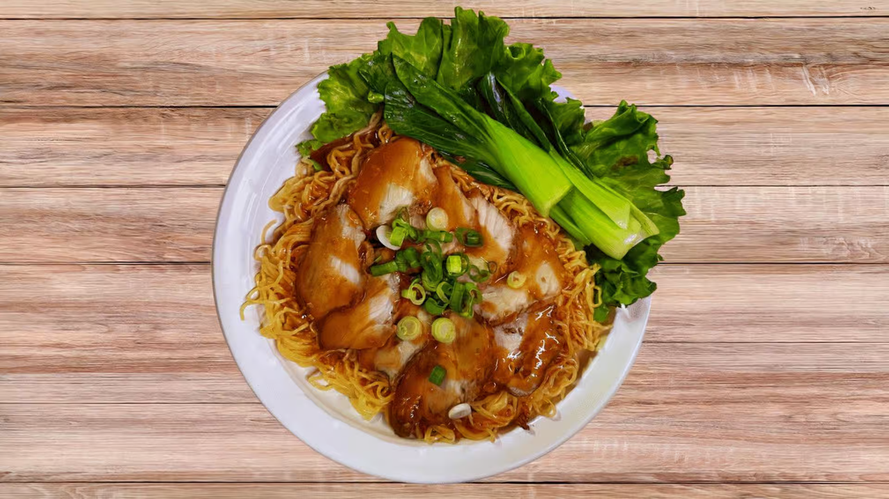 Bamee Moo Dang Thai dish