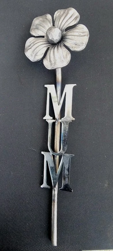 personalised wrought iron flower with mum lettering