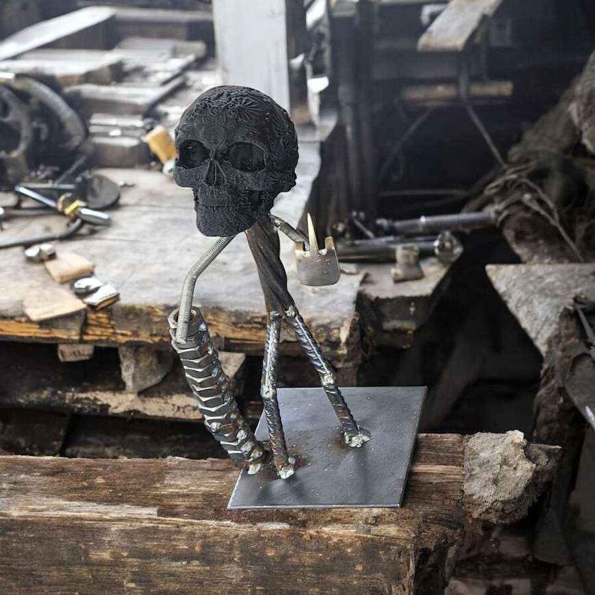 midi skull man finger 2.png