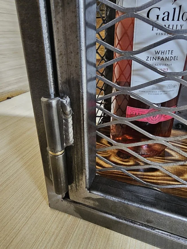 drinks cab hinge.jpg