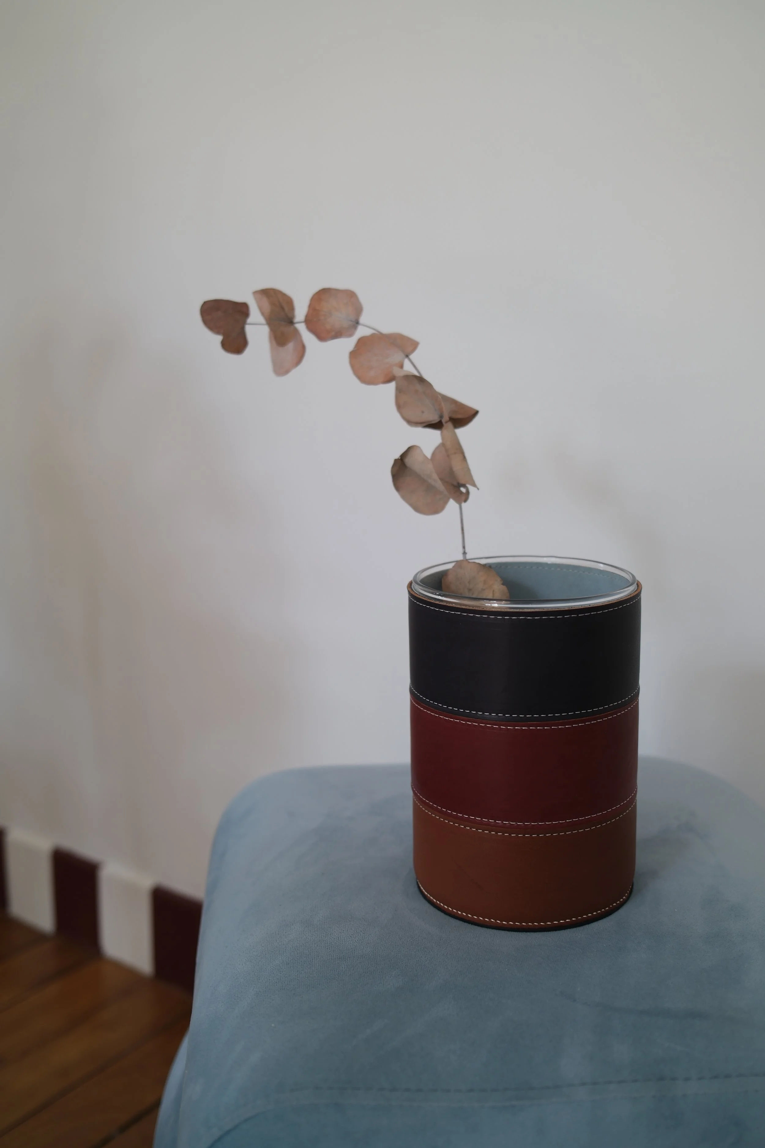 VASE 02 - CUIR