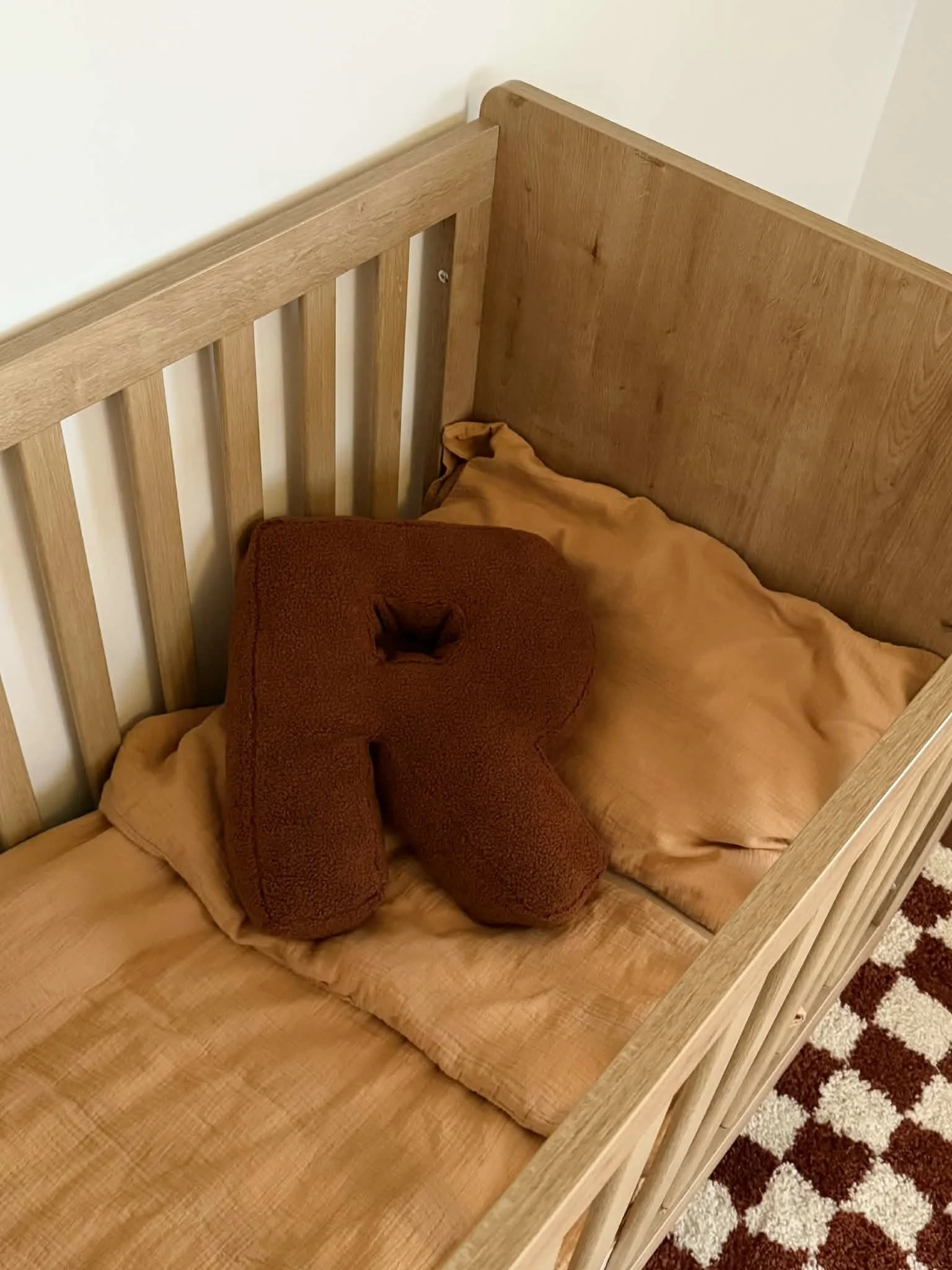 COUSSIN LETTRE R