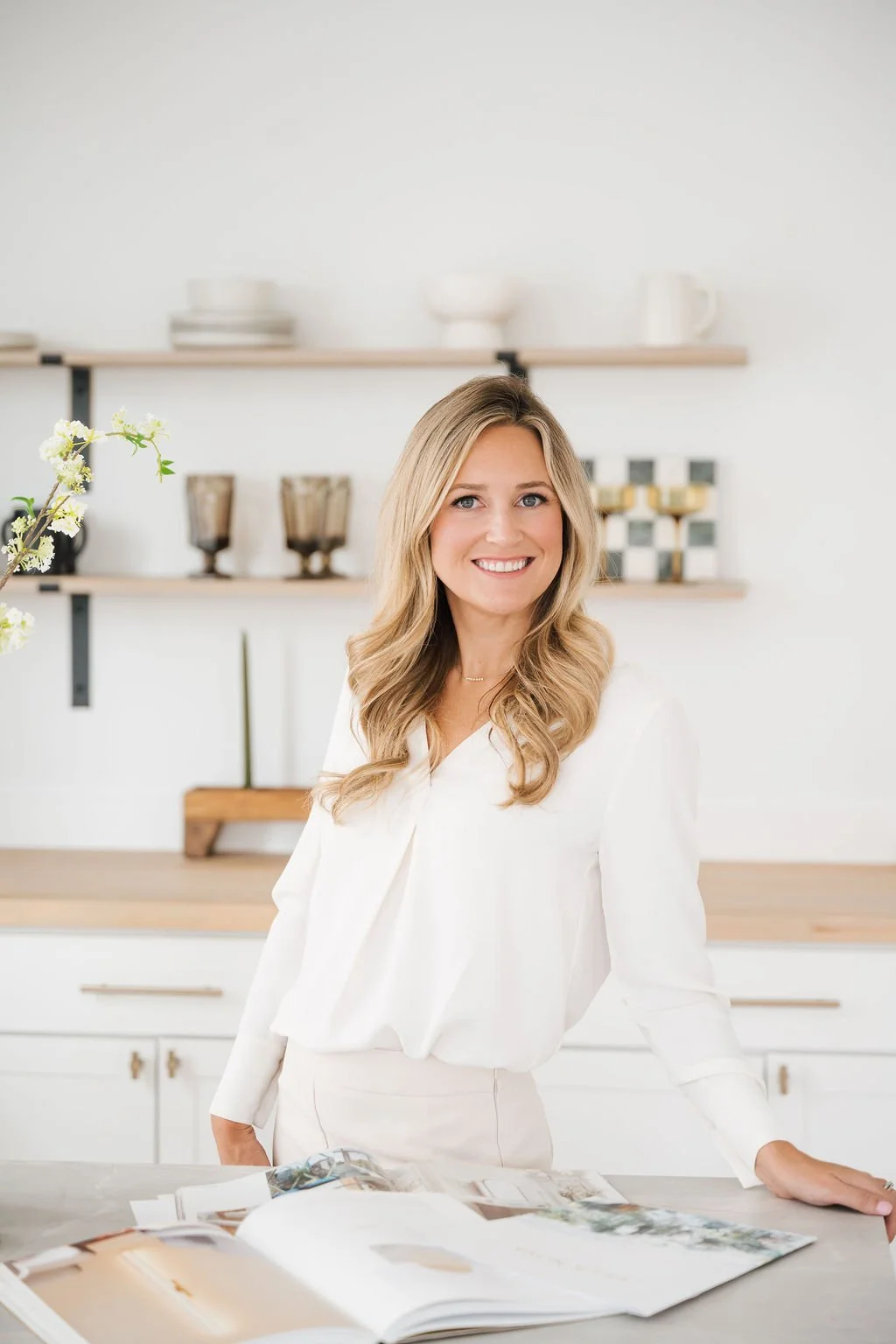 commercial and residential interior designer specializes on restaurant retail multifamily interior deisgn