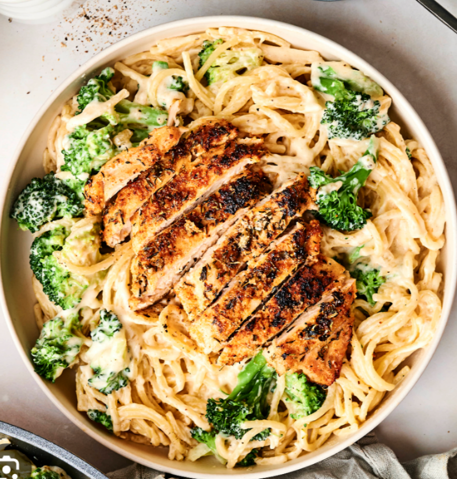 Creamy Chicken Alfredo (large bowl)