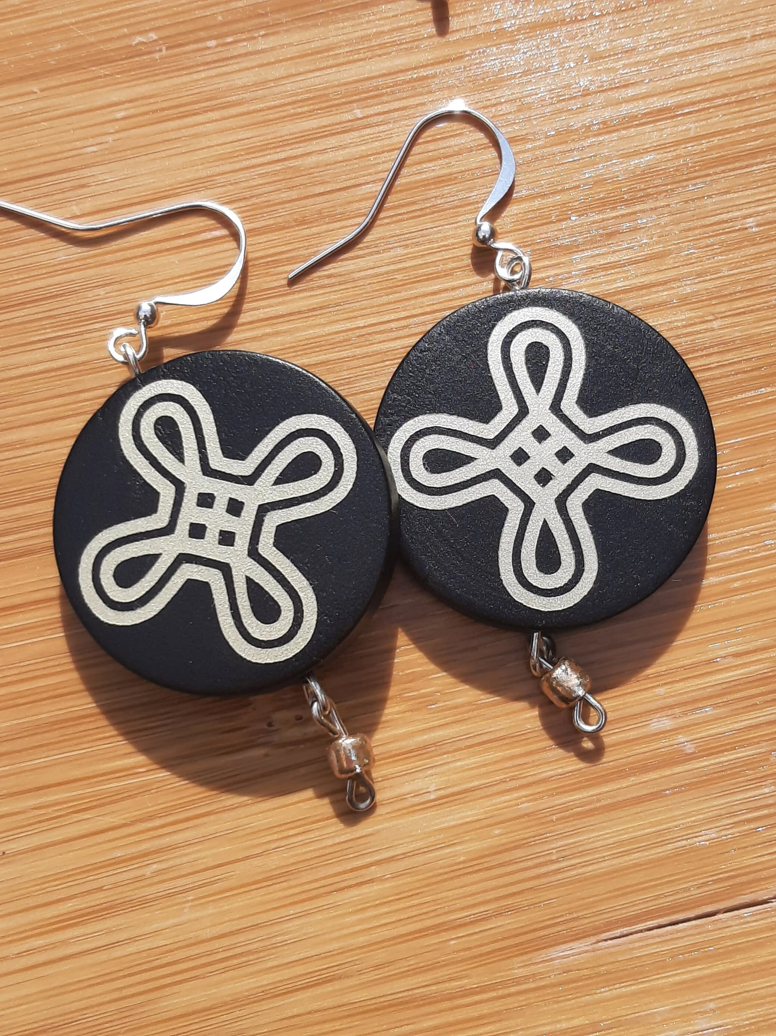 Medieval Tile Cross Knot 2.jpg