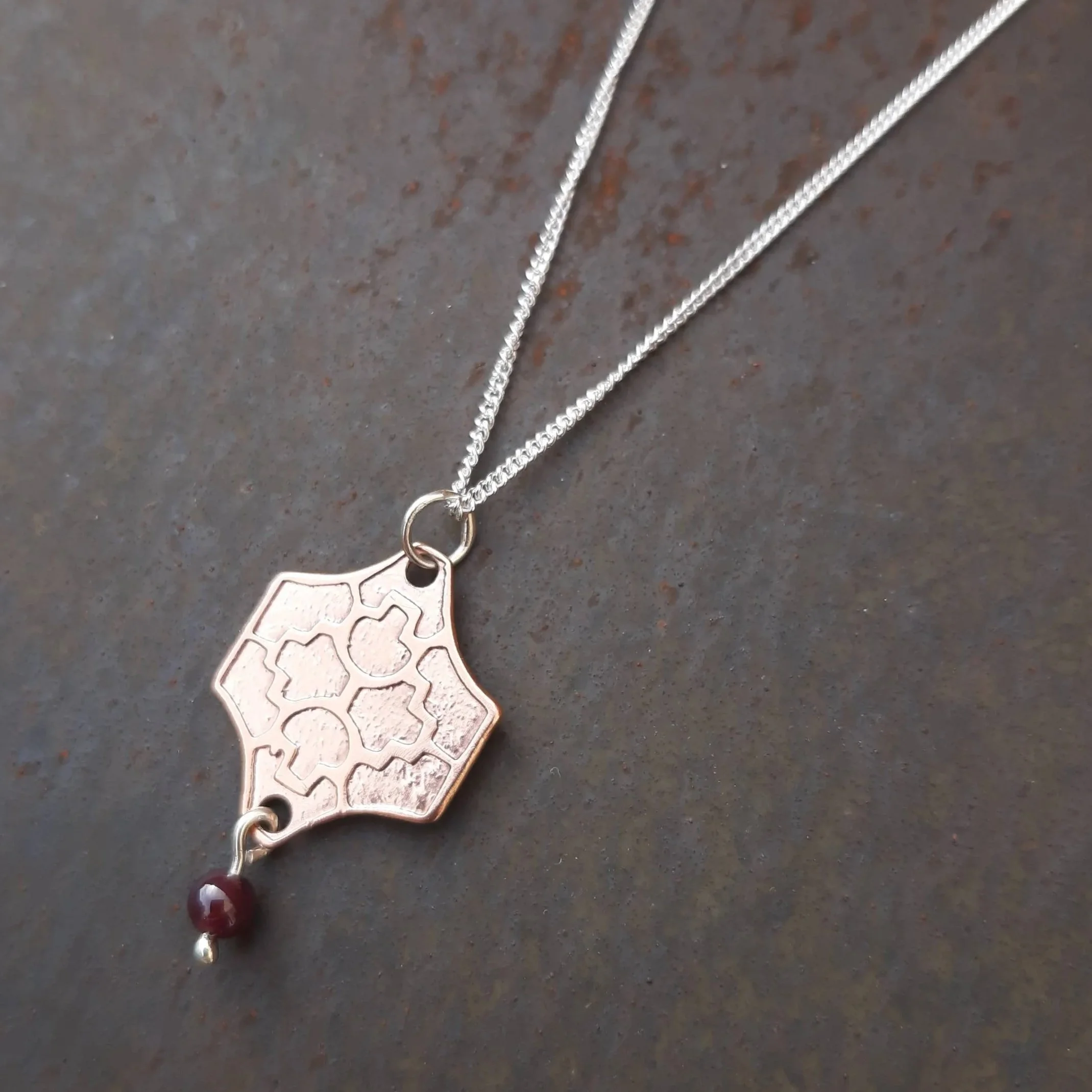 SuttonDangleShapedPendant2.jpg