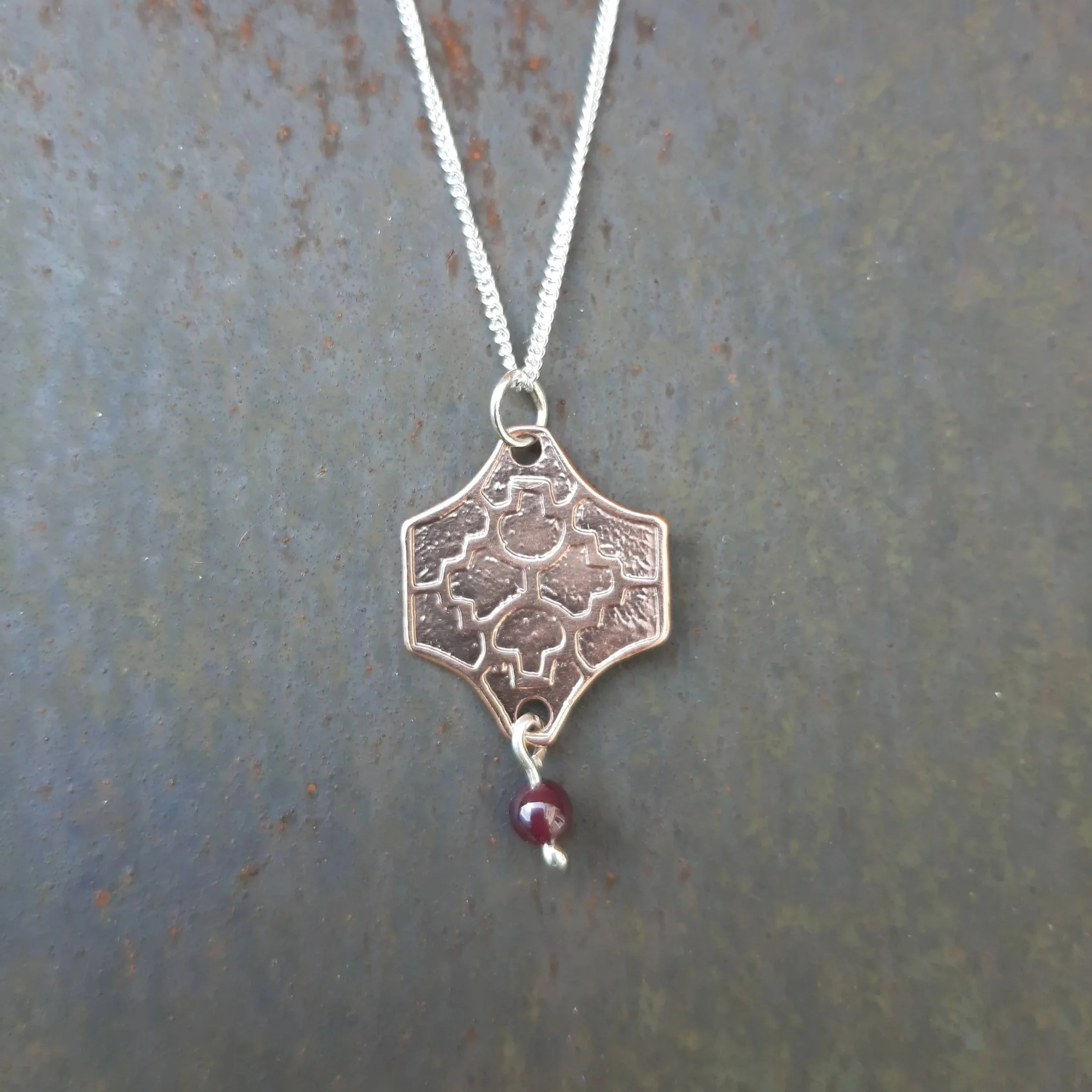 SuttonDangleShapedPendant.jpg