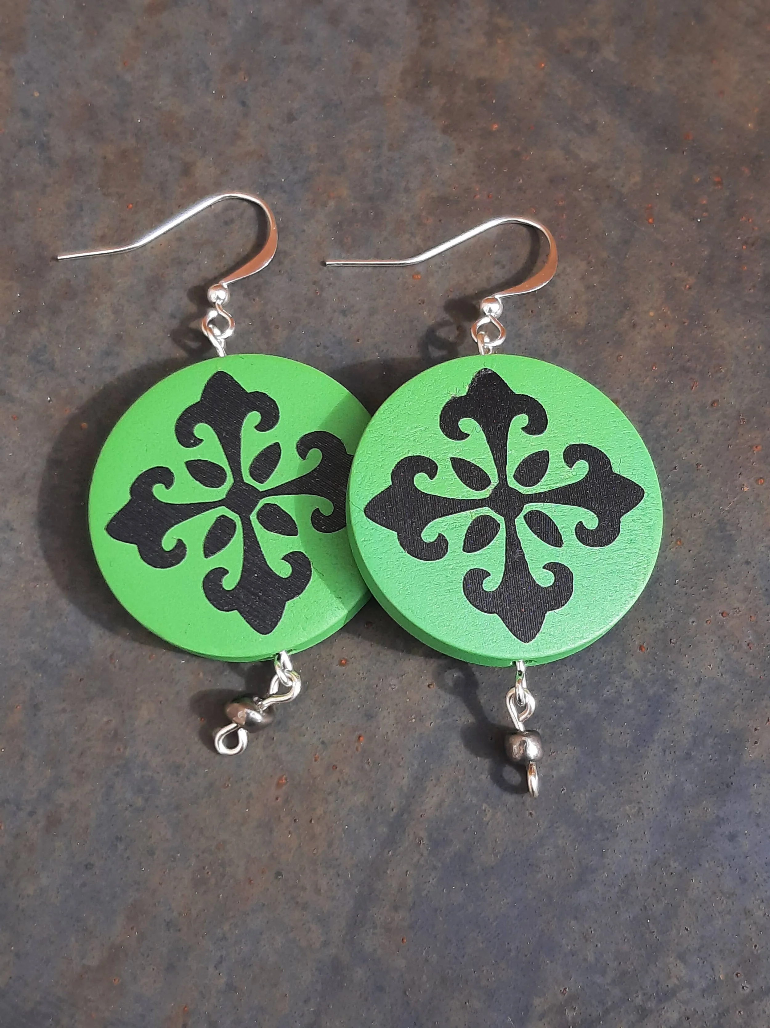 Green-Black Fleur de Lis