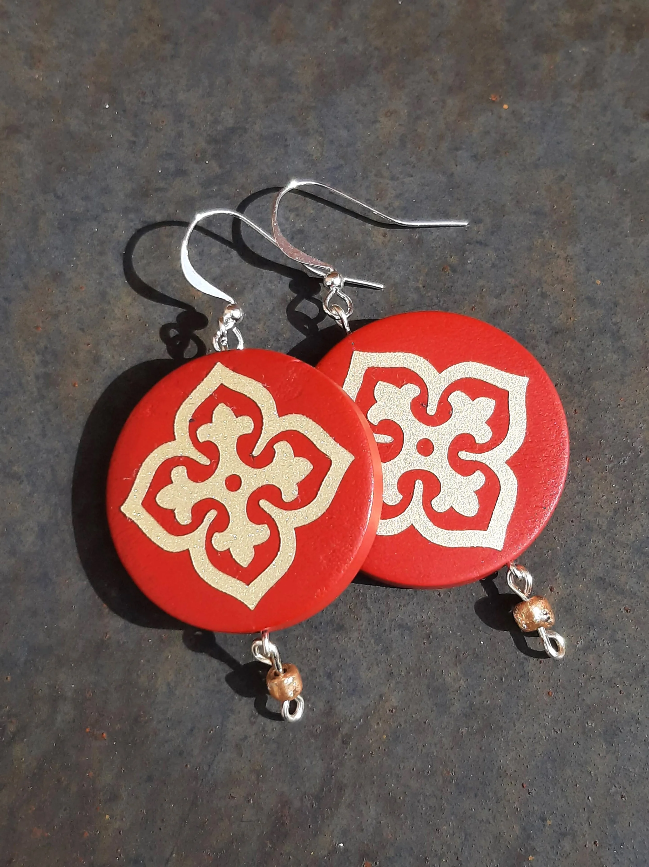 Red-Gold Medieval Tile Flower Cross