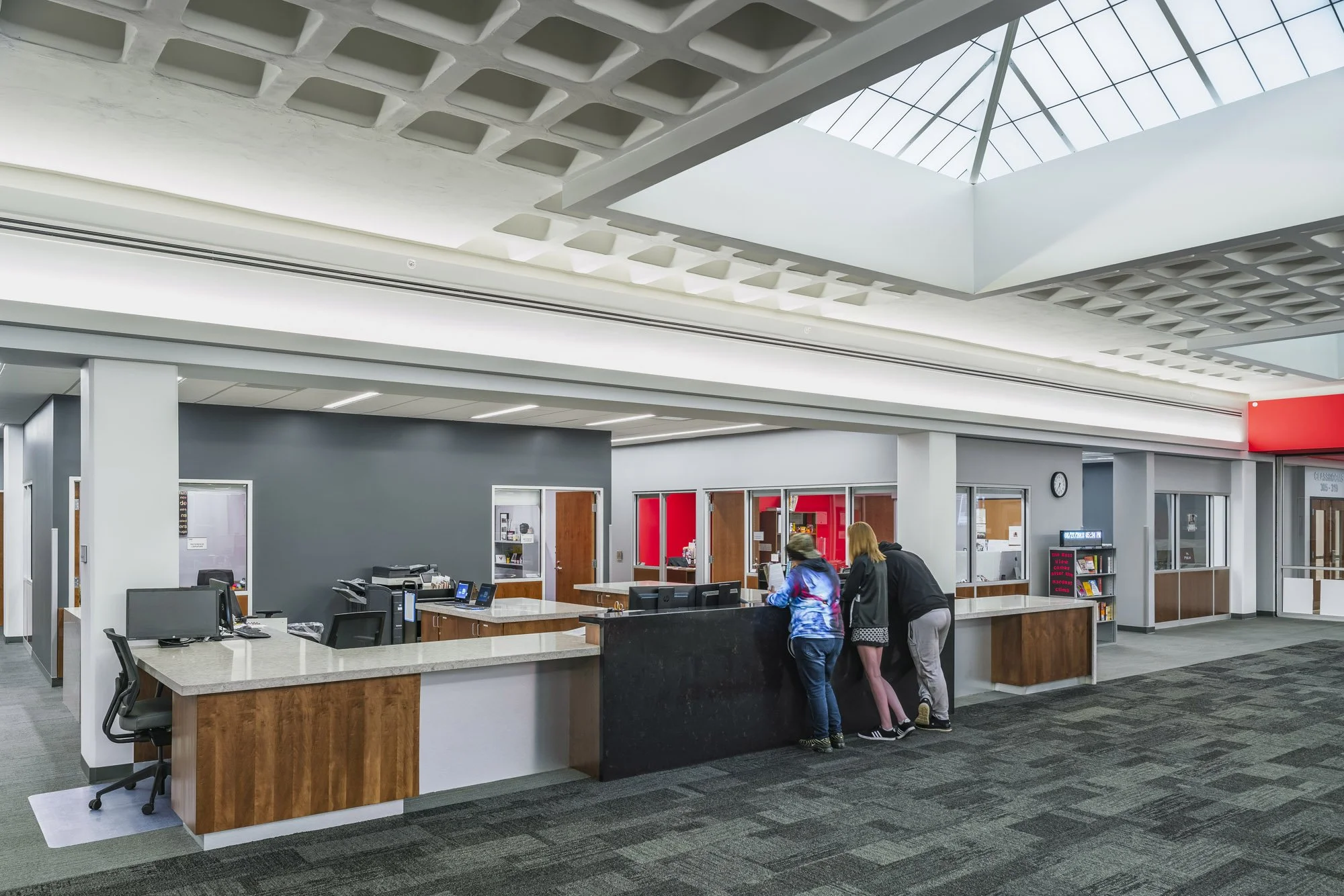 4_RoweArchitects_PolkStateCollege_Library_Lobby3.jpg