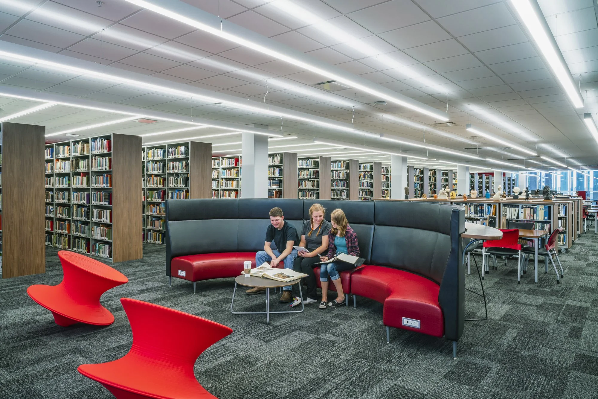 6_RoweArchitects_PolkStateCollege_Library.jpg