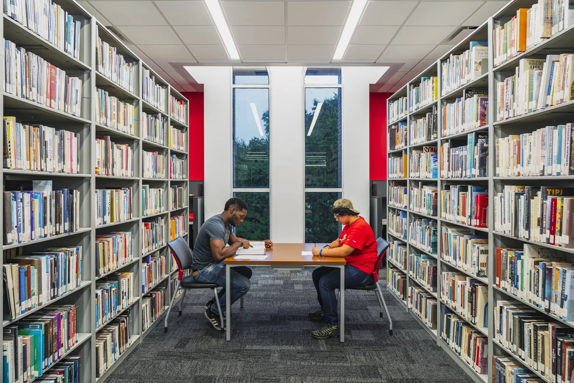 7_RoweArchitects_PolkStateCollege_Library.jpg
