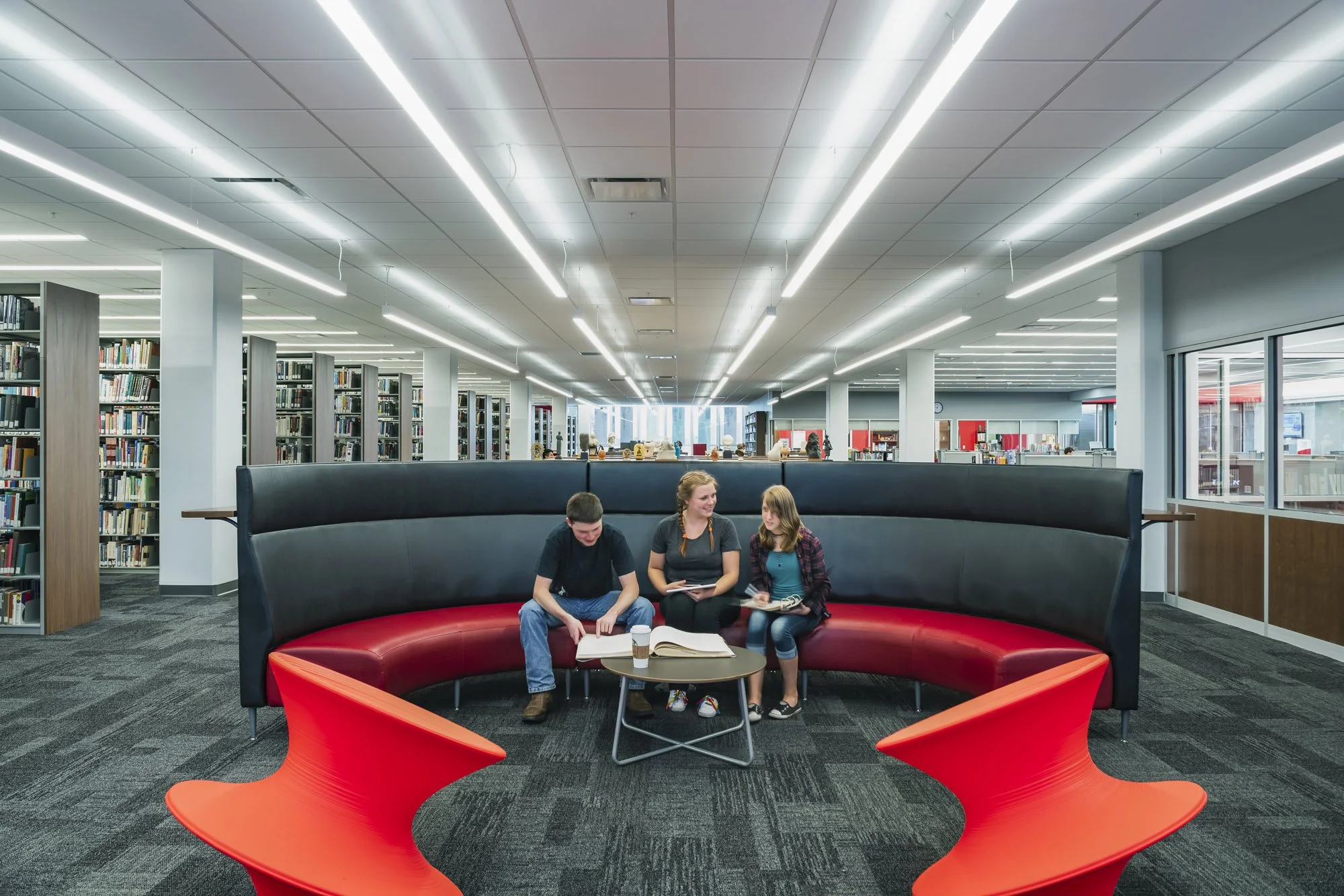 10_RoweArchitects_PolkStateCollege_Library.jpg