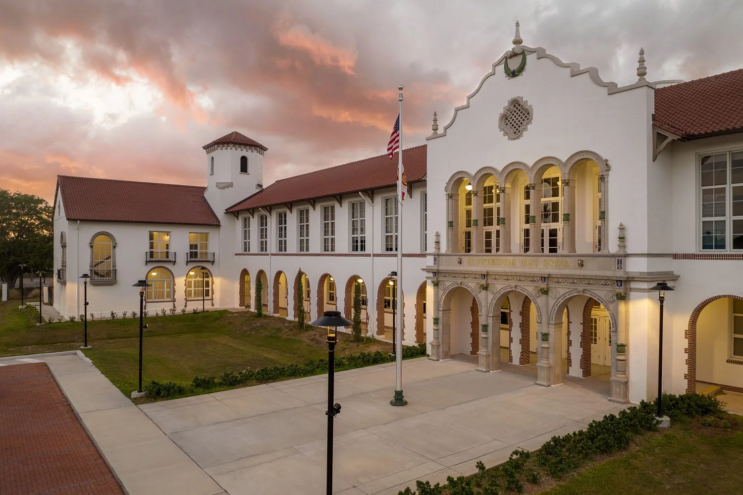 1_RoweArchitects_StPeteHighSchool_AerialExterior_Signature.jpg