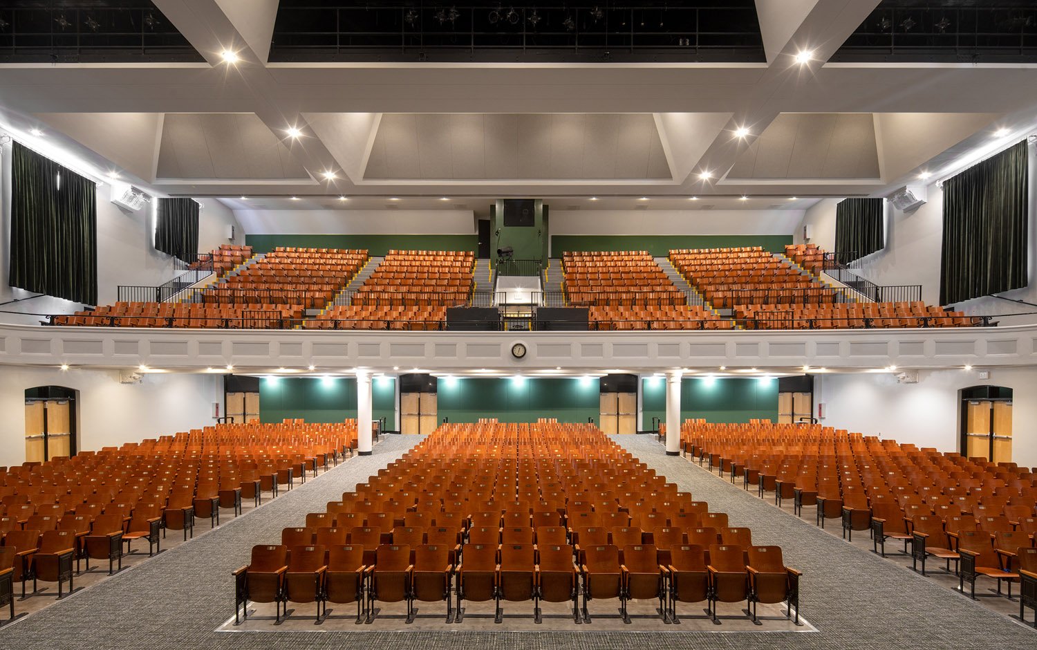 3_RoweArchitects_StPeteHighSchool_Auditorium.jpg