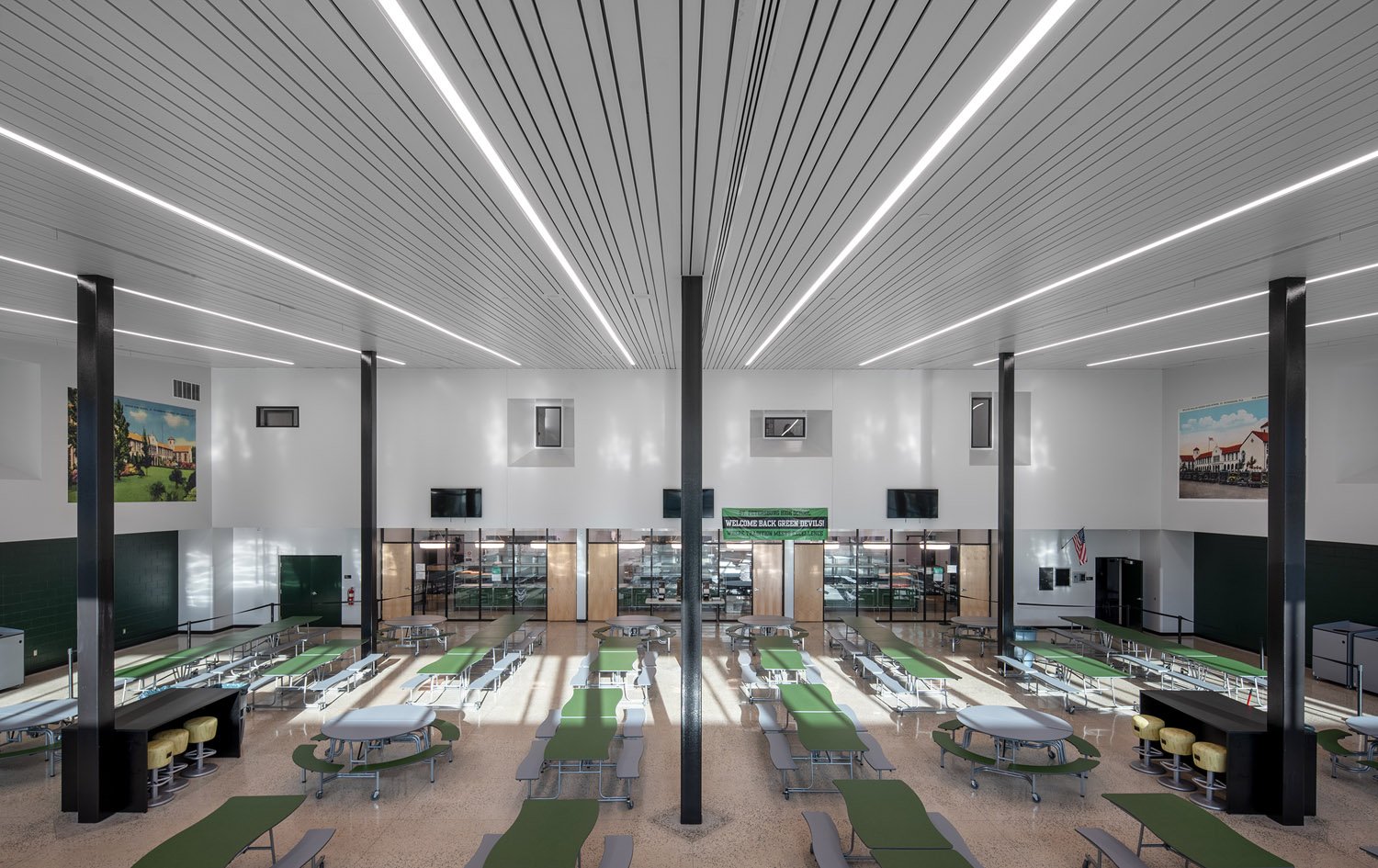 8_RoweArchitects_StPeteHighSchool_Interior.jpg