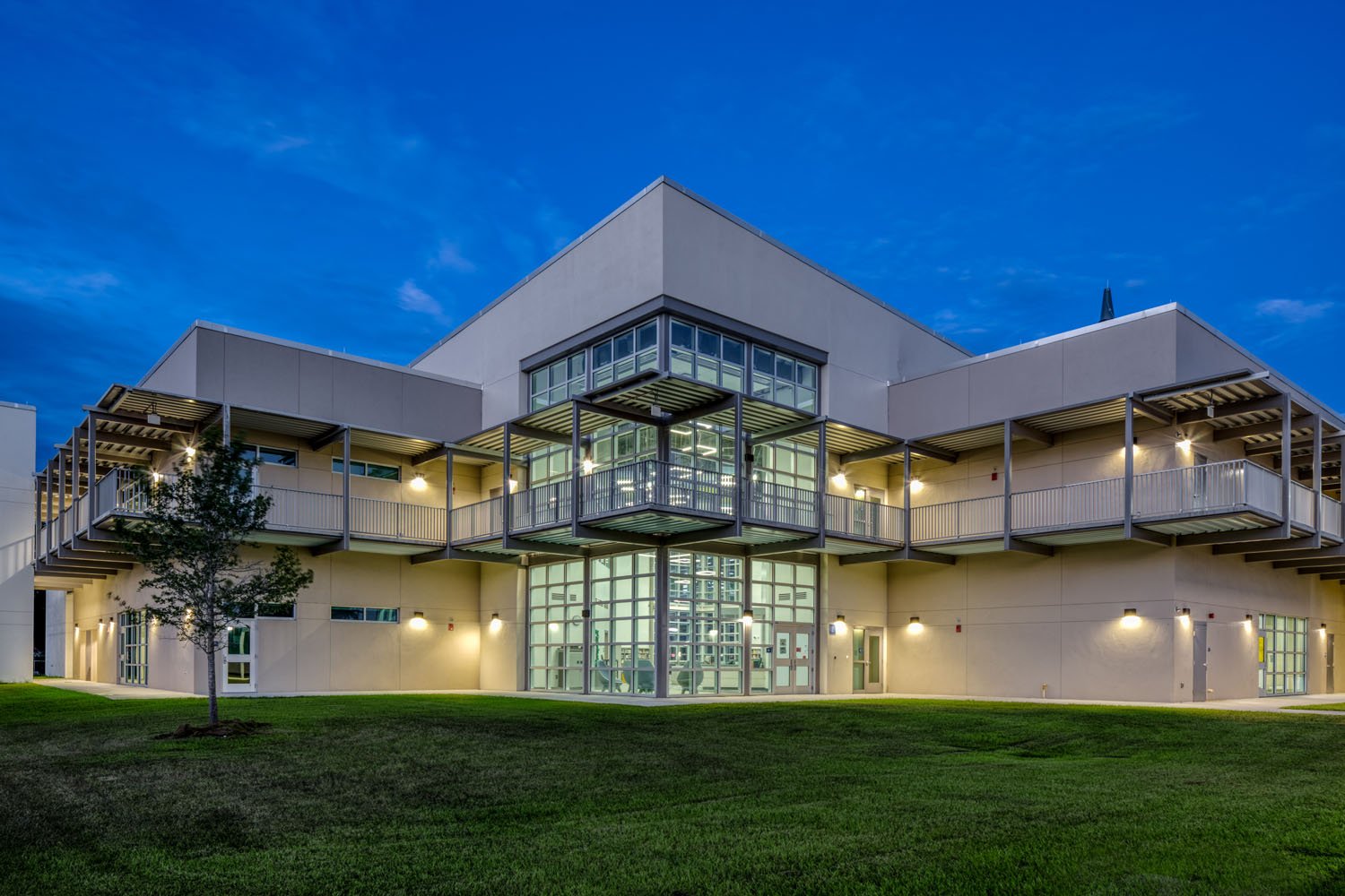 2_RoweArchitects_TyroneMiddle_Exterior.jpg