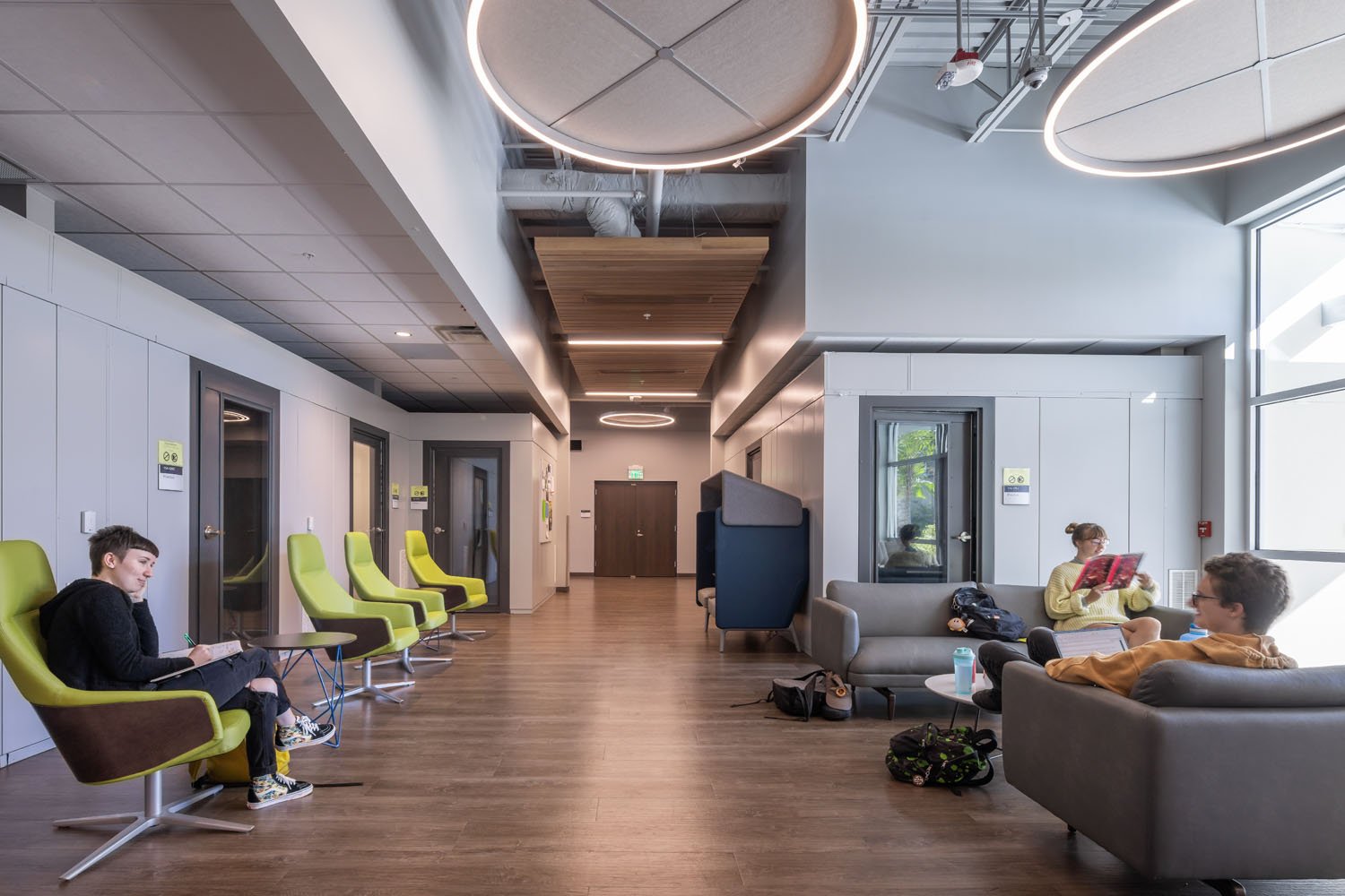2_RoweArchitects_StateCollegeofFlorida_Lobby.jpg