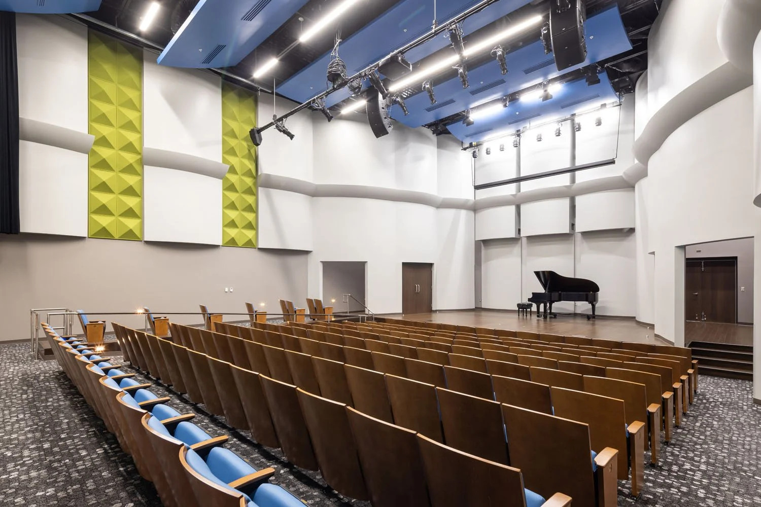 5_RoweArchitects_StateCollegeofFlorida_Auditorium.jpg