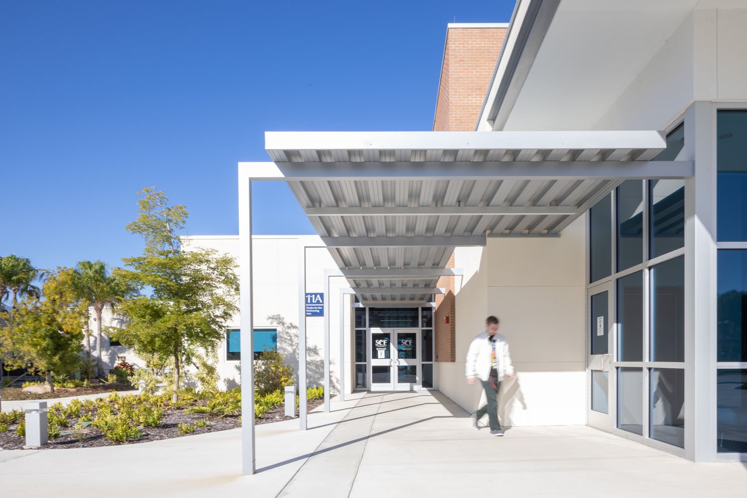 7_RoweArchitects_StateCollegeofFlorida_Exterior.jpg