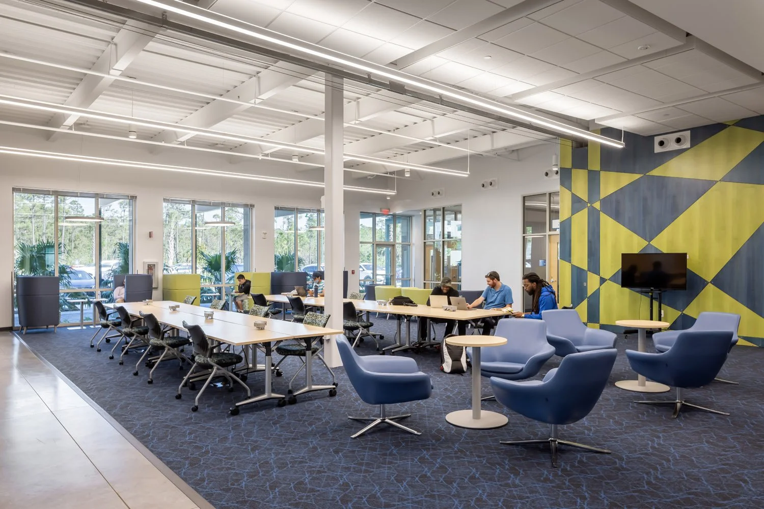 2_RoweArchitects_FGCU_LucasHall.jpg